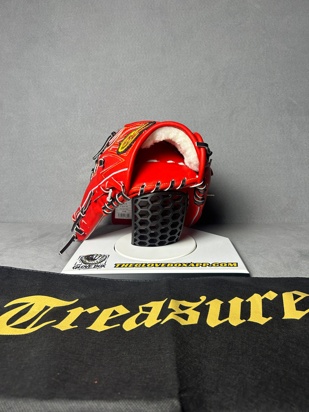 Treasure 13" Model TR-GLA Baseball Glove – Left-Hand Throw (Worn on Right Hand)