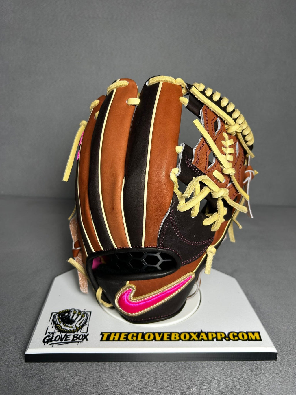 2025 Nike Sha/Do Elite J - The Glove Box