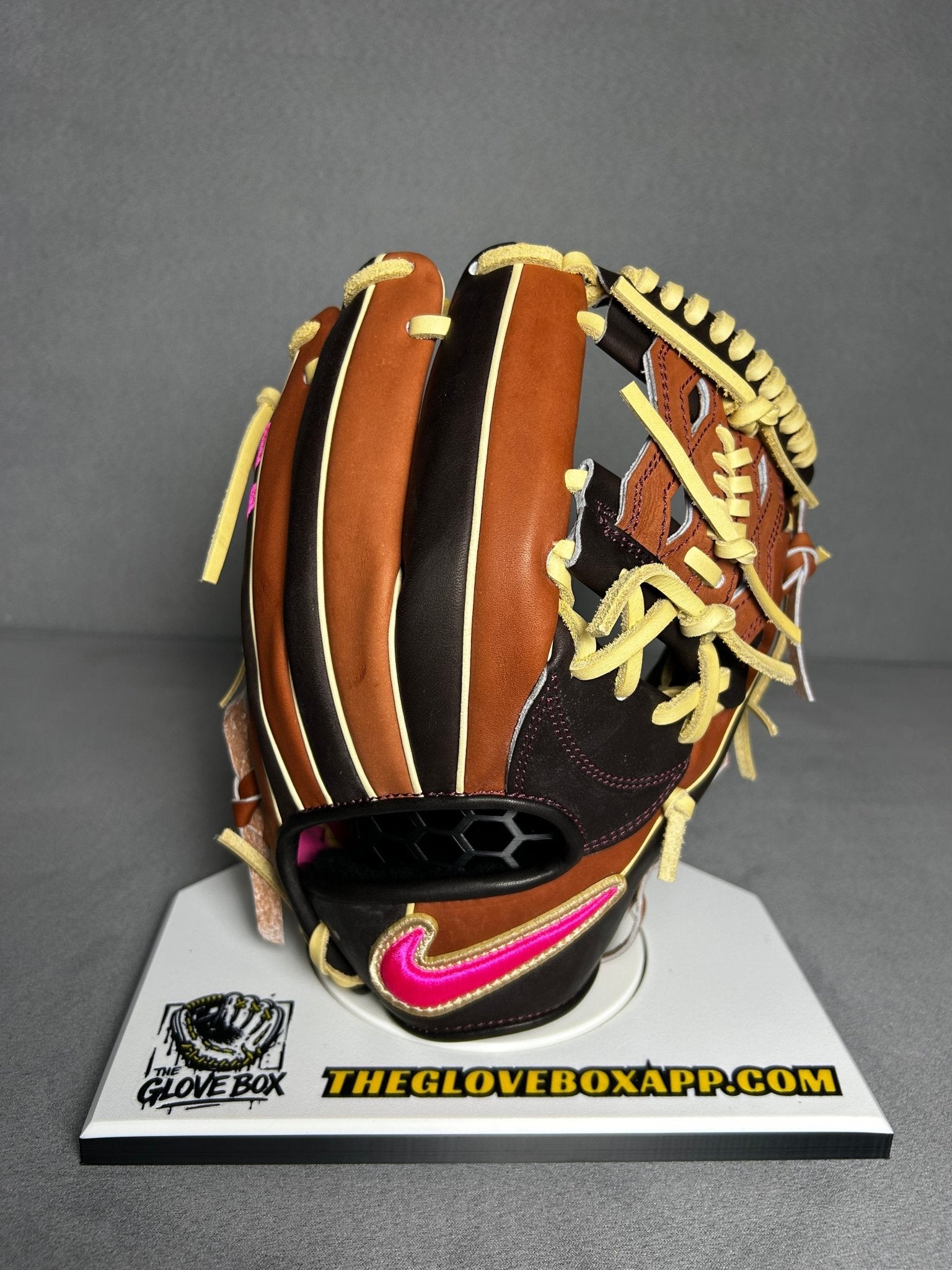 2025 Nike Sha/Do Elite J - The Glove Box