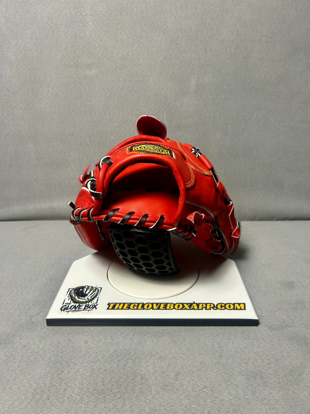 Original Gangsta Japanese Beef Leather Pitcher's Glove – Horizontal Model