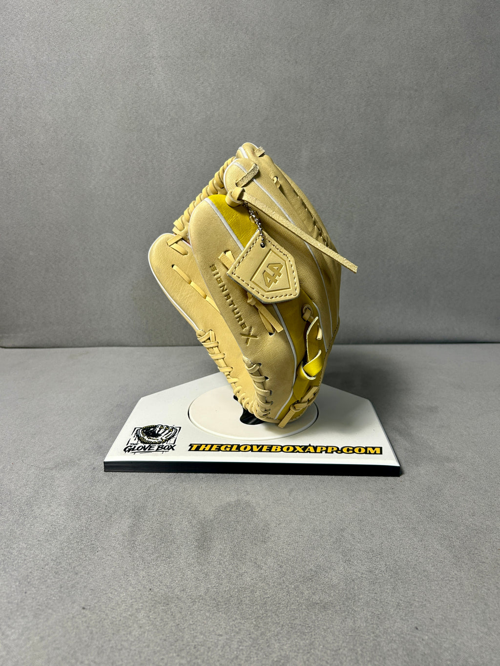 44 Pro Signature X Baseball Glove – 11.5" Wide Heel