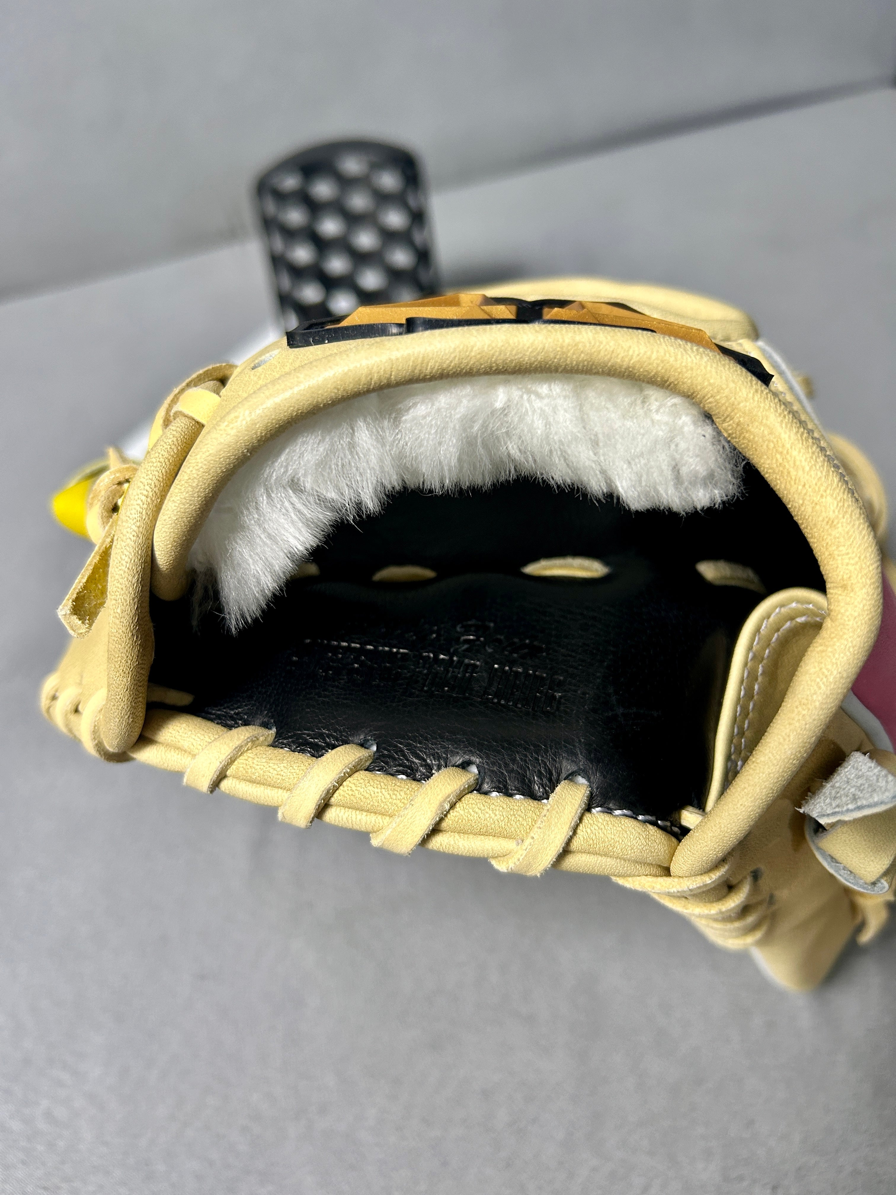 44 Pro Signature X Baseball Glove – 11.5" Wide Heel