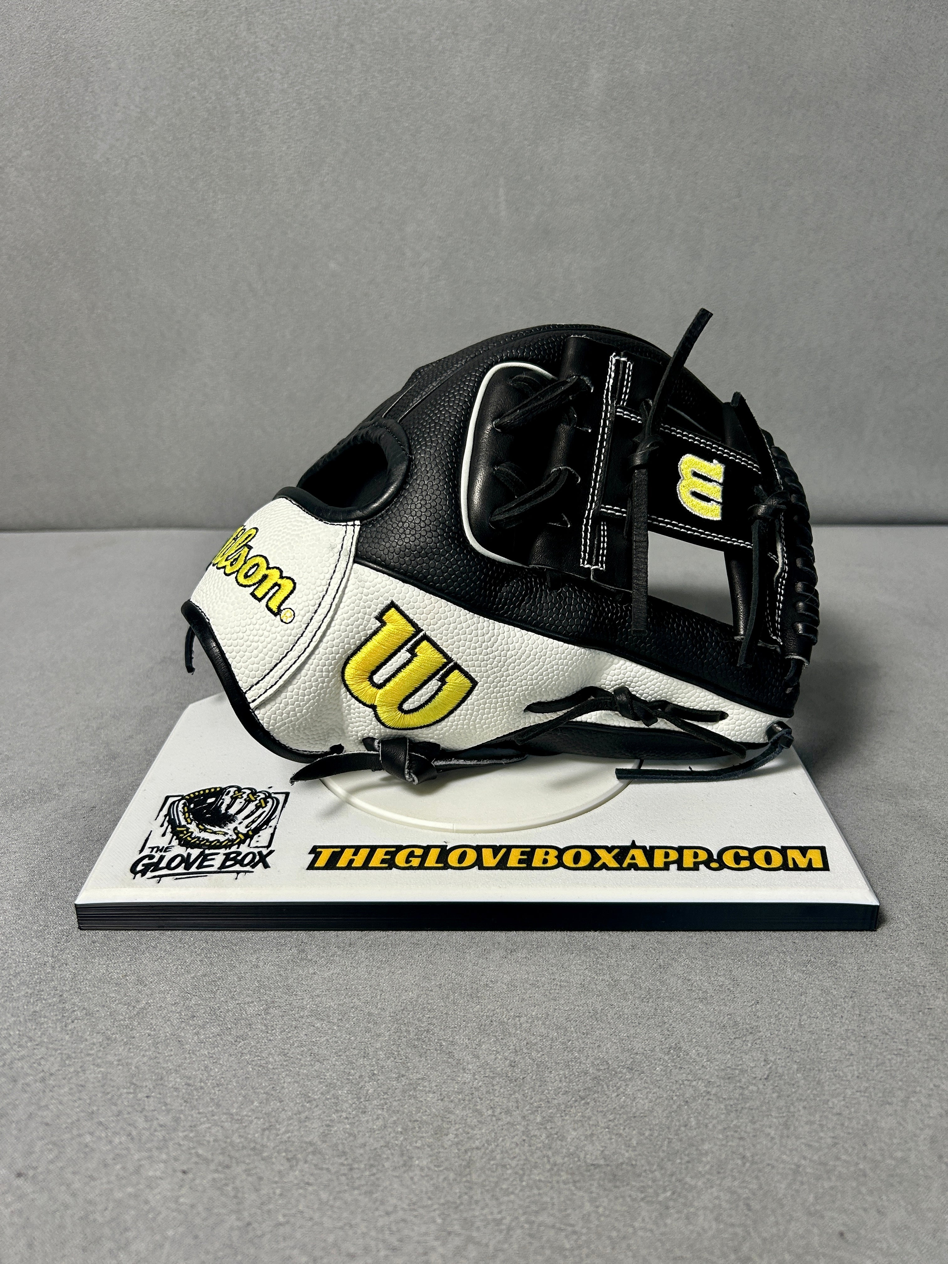 Wilson A2000 1786 11.5" Infield Baseball Glove – Black/White/Yellow