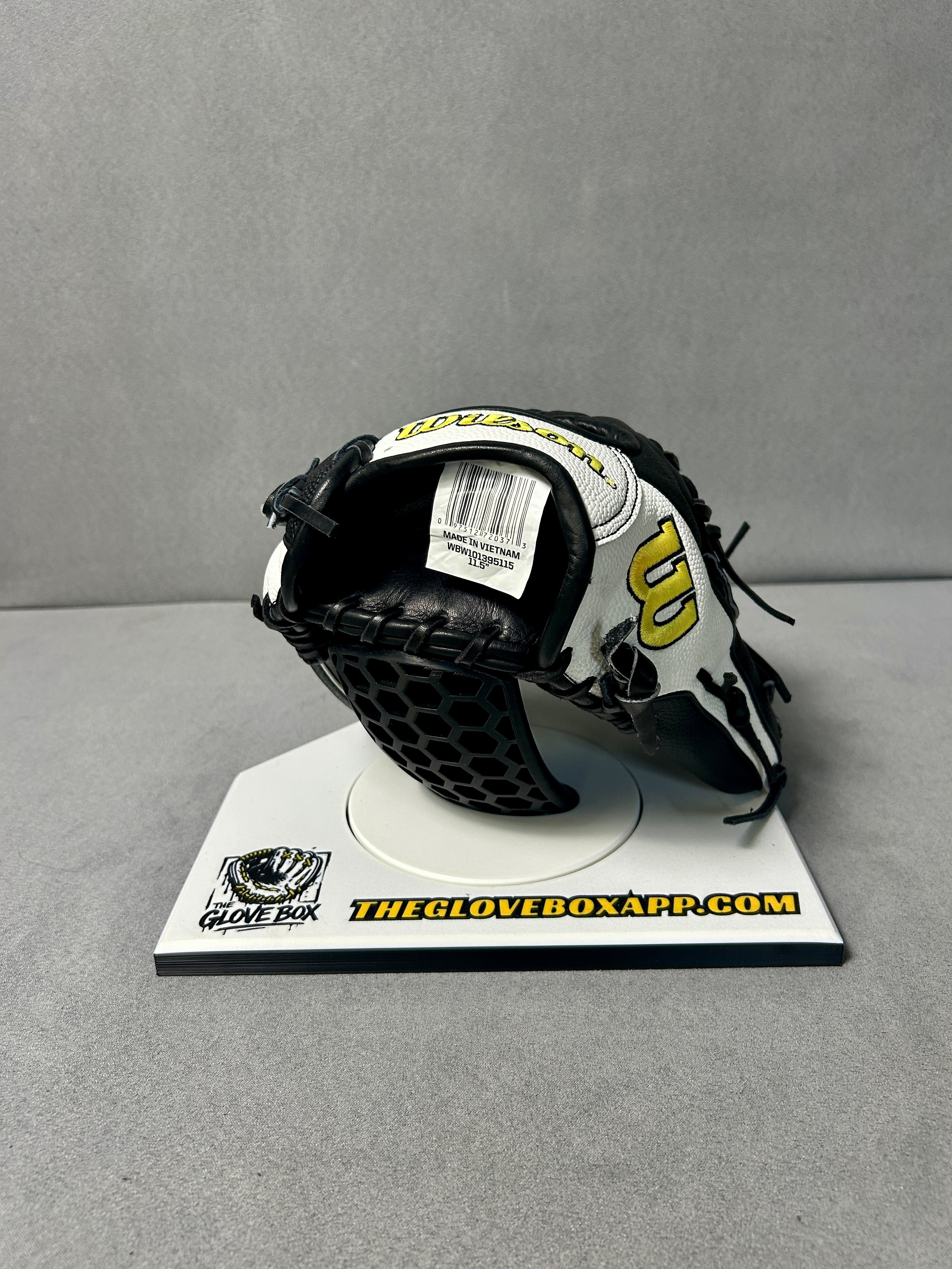 Wilson A2000 1786 11.5" Infield Baseball Glove – Black/White/Yellow