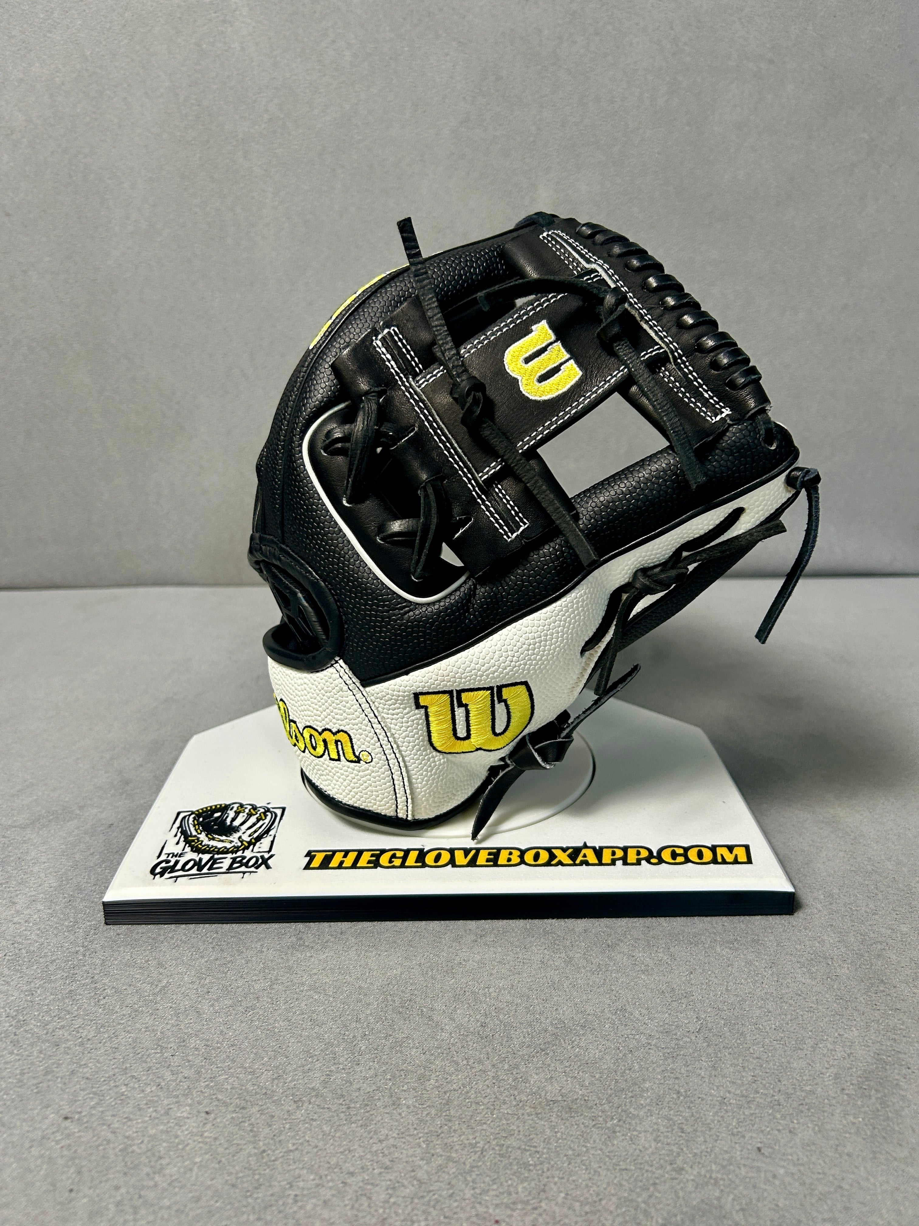 Wilson A2000 1786 11.5" Infield Baseball Glove – Black/White/Yellow