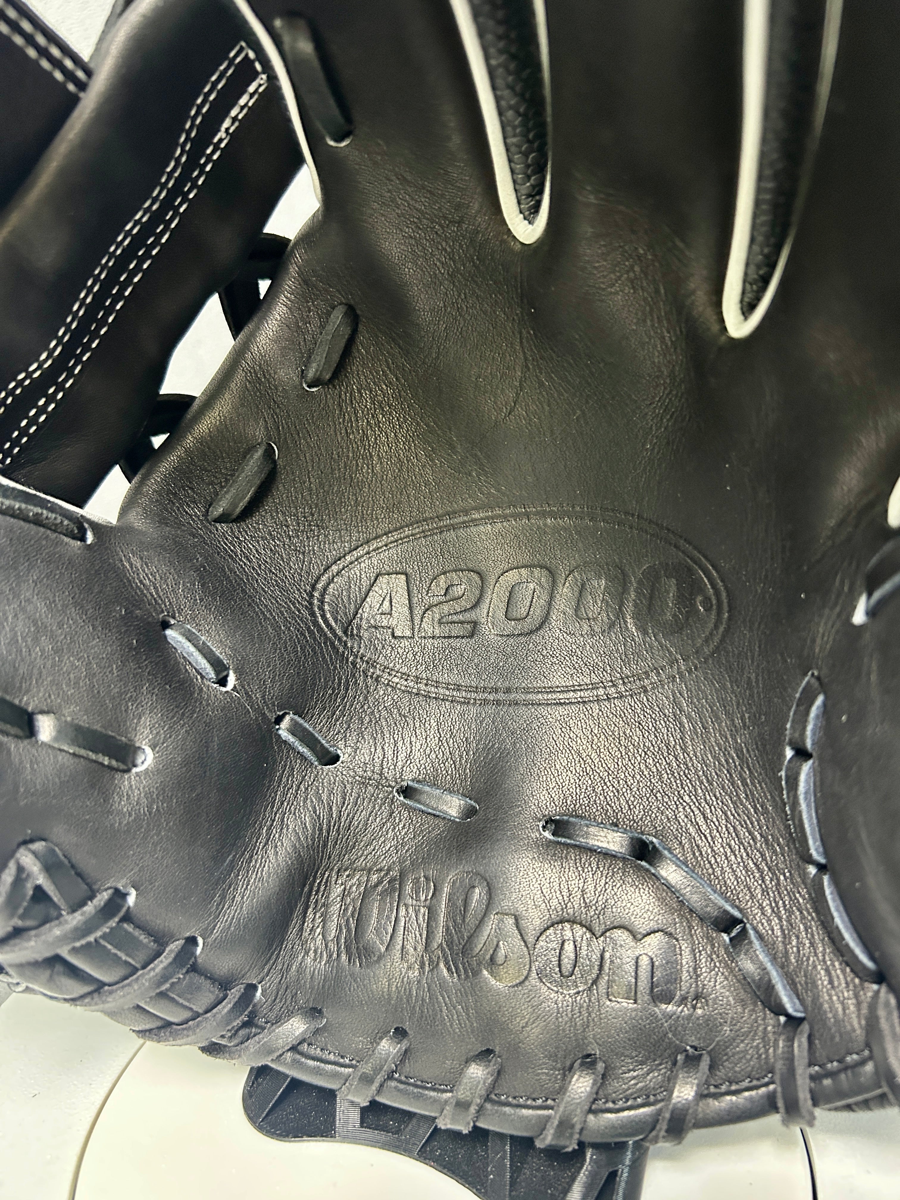 Wilson A2000 1786 11.5" Infield Baseball Glove – Black/White/Yellow