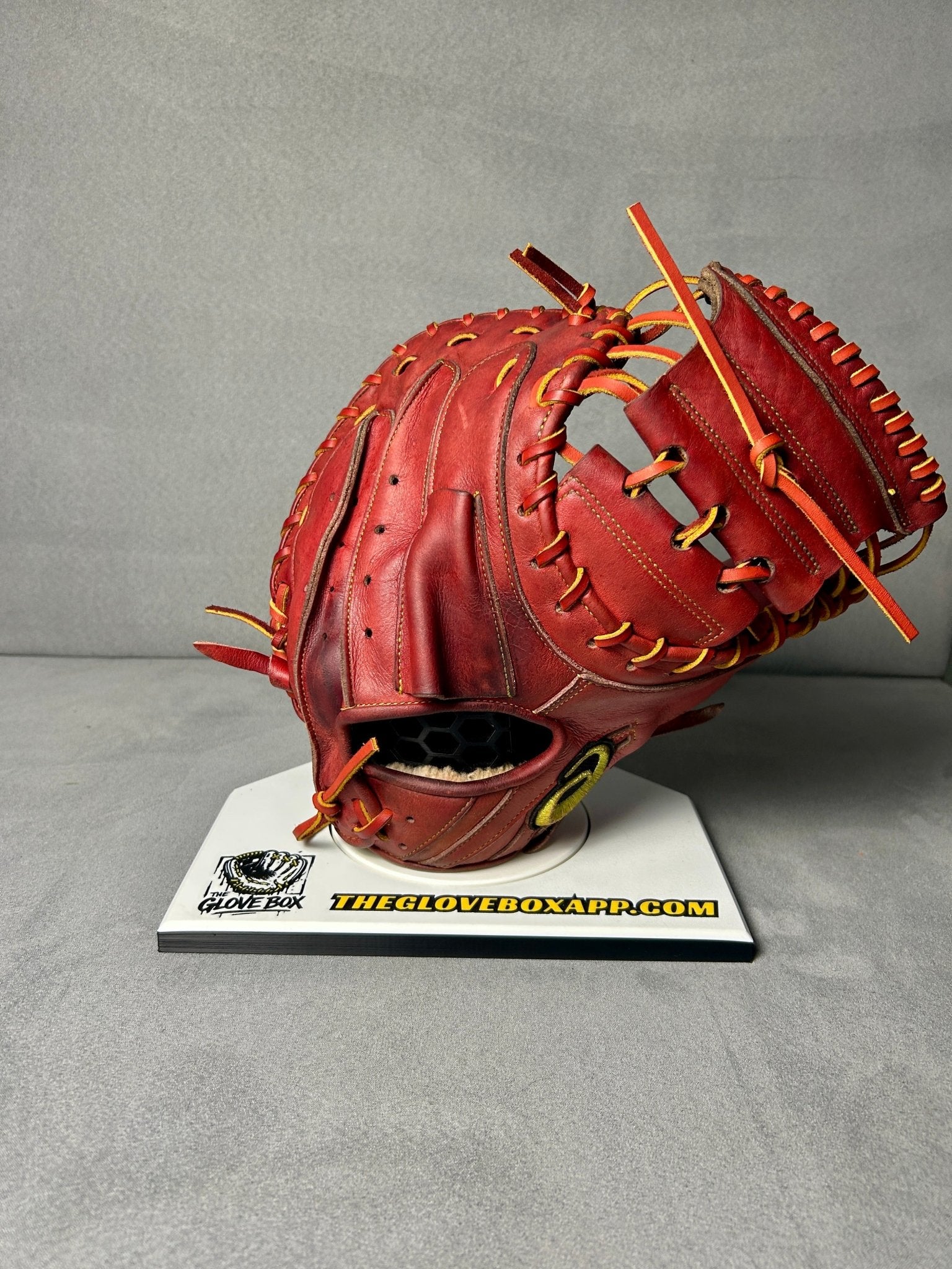 Asics Gold Stage Catcher's Mitt | 3121A673 | 33.5" | Pre-Owned | Made in Japan - The Glove Box