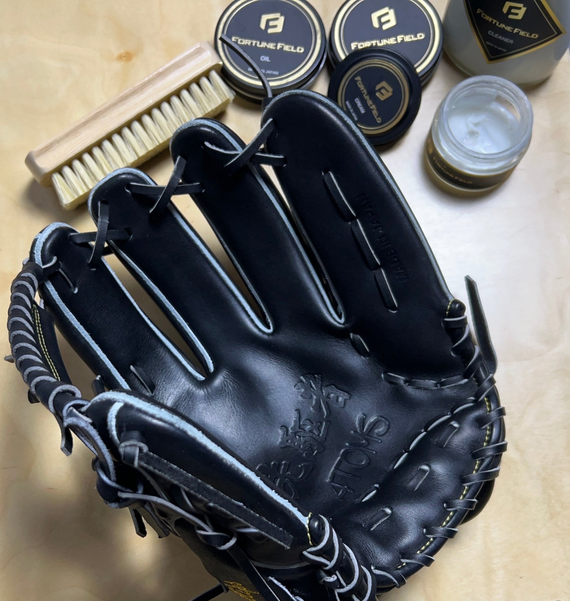 Fortune Field Glove Care Kit - The Glove BoxThe Glove BoxFortune FieldFortune Field Glove Care KitGlove CareBaseball glove conditionerBaseball glove cleaner2