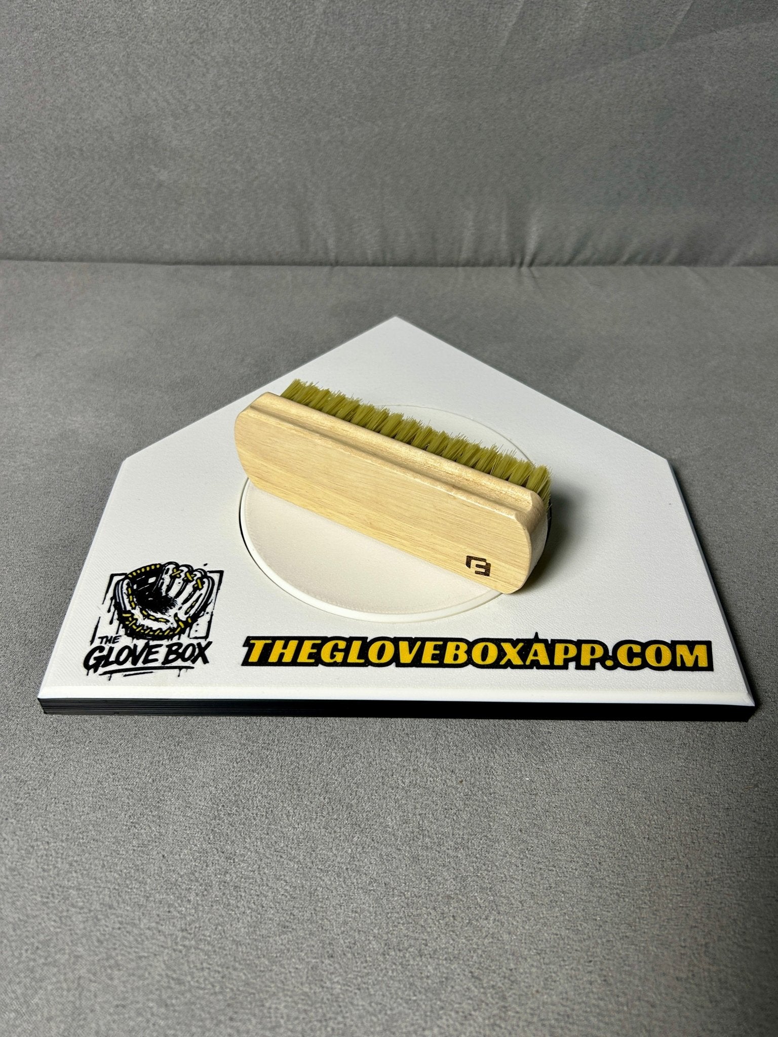 Fortune Field Nylon Brush - The Glove Box