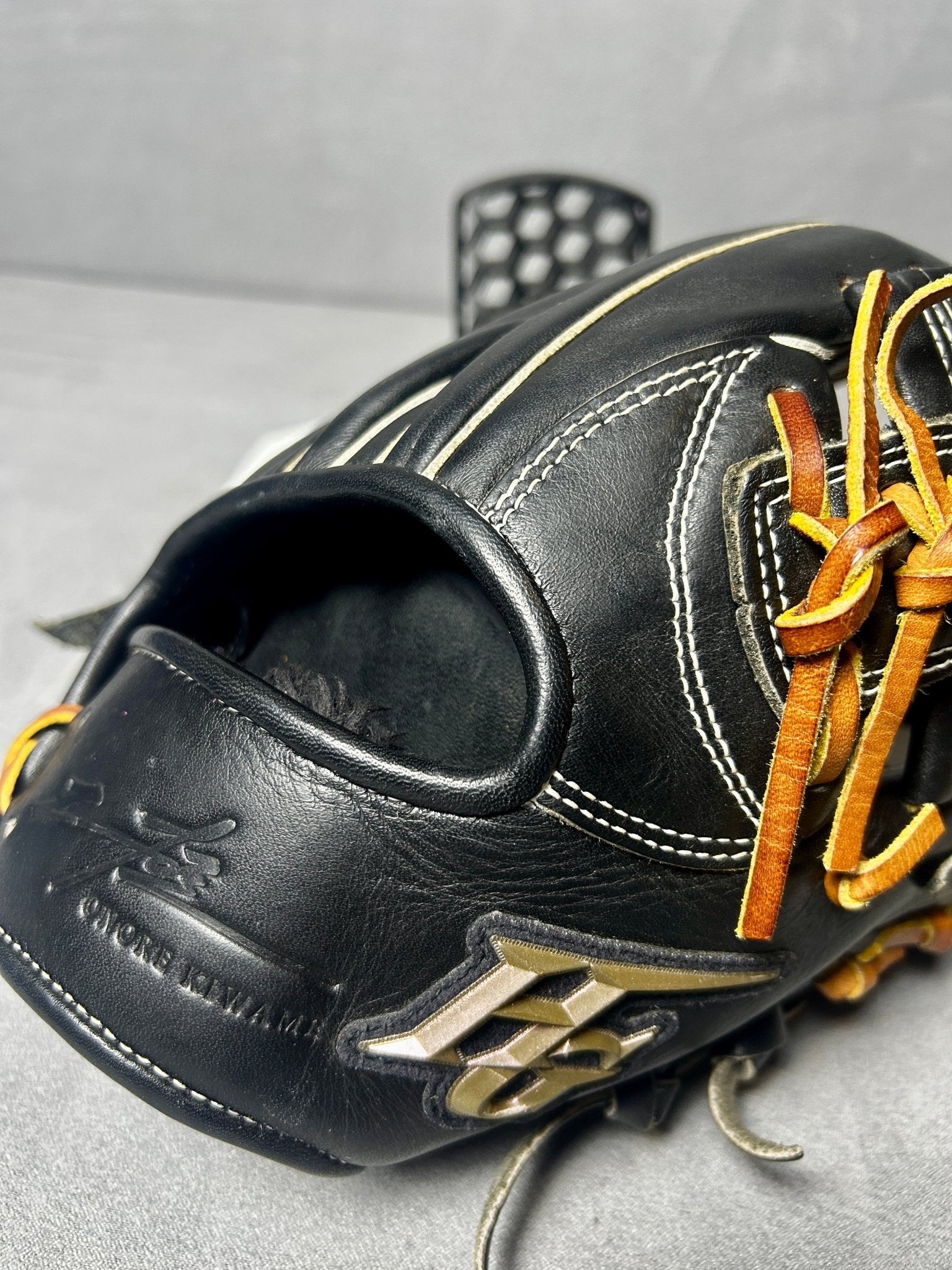 Hi-Gold OKG-2104 Infield Glove — Black | Pre-Owned, Never Used - The Glove Box