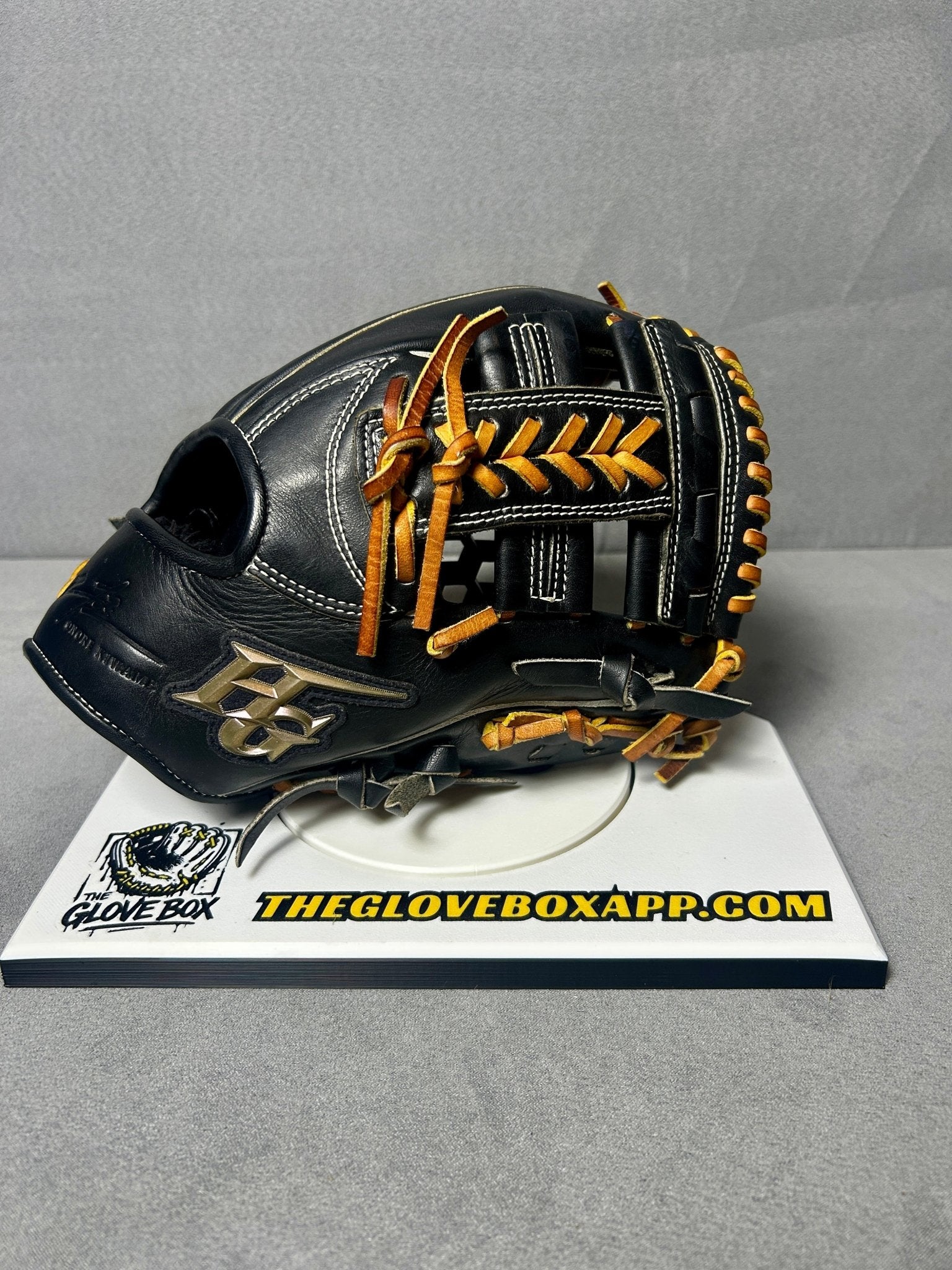Hi-Gold OKG-2104 Infield Glove — Black | Pre-Owned, Never Used - The Glove Box
