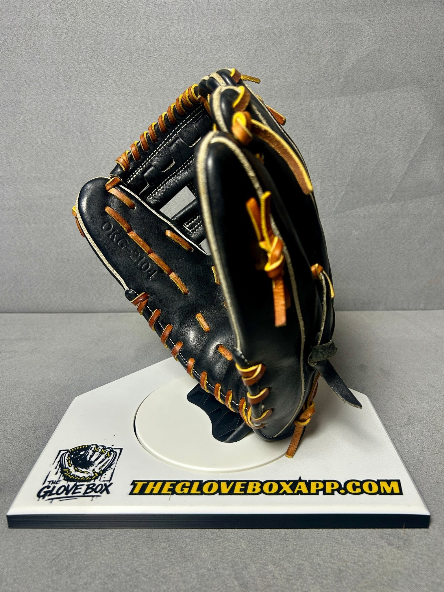 Hi-Gold OKG-2104 Infield Glove — Black | Pre-Owned, Never Used - The Glove Box