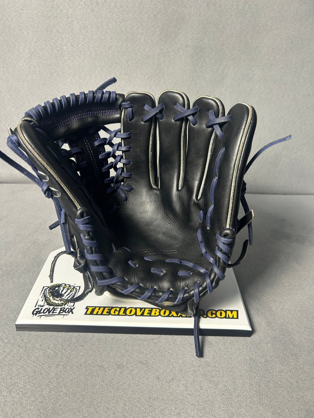 IP Select IP042 Infield Glove - The Glove Box