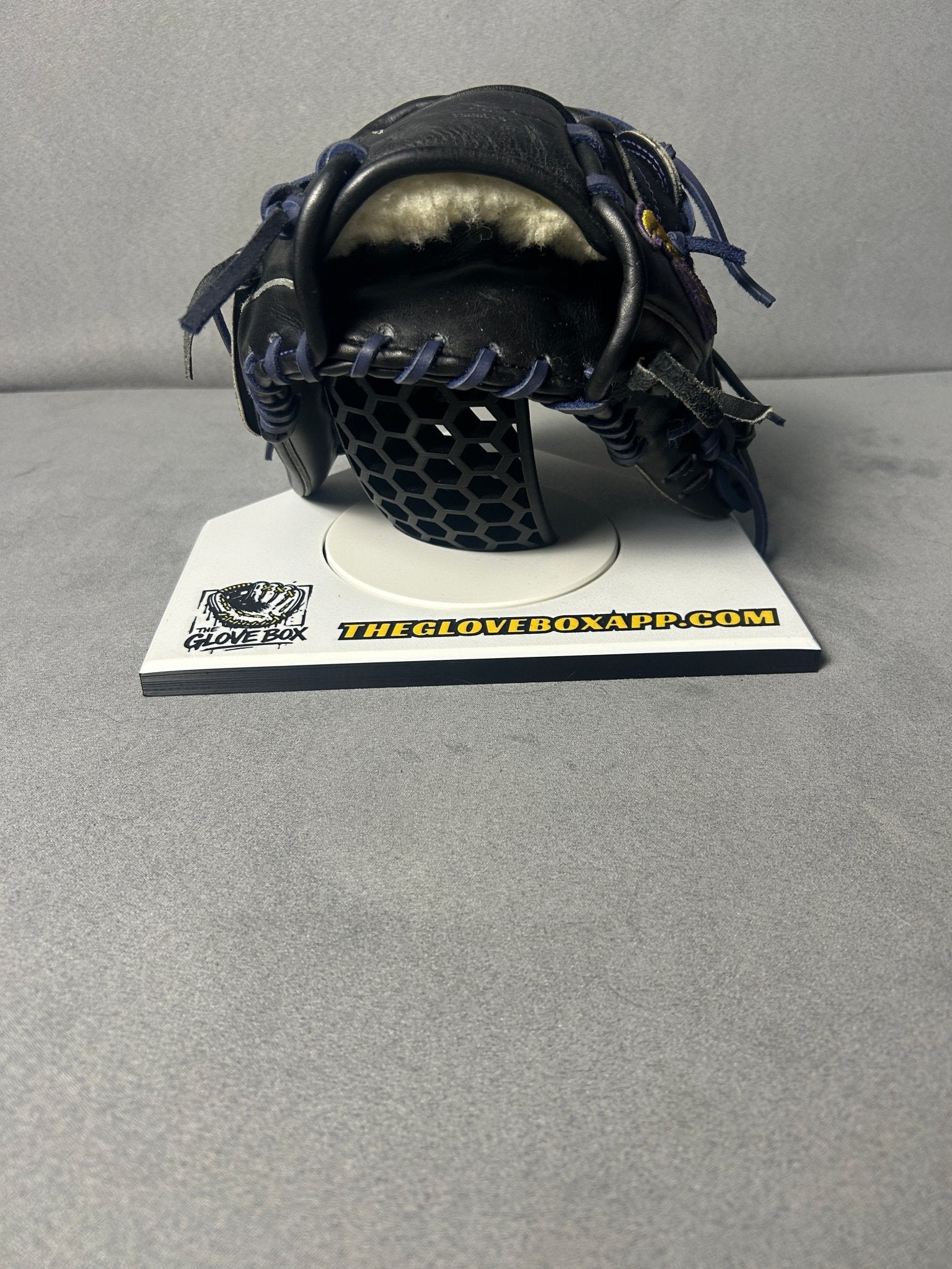 IP Select IP042 Infield Glove - The Glove Box