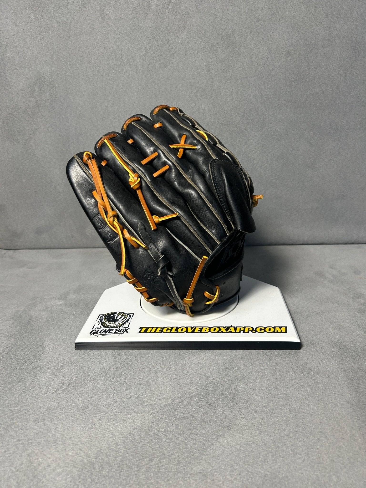 Junkie Gloves JG-1113A Aramid Series — Japan-Made Pitcher's Glove (Pre-Owned, Reconditioned) - The Glove Box