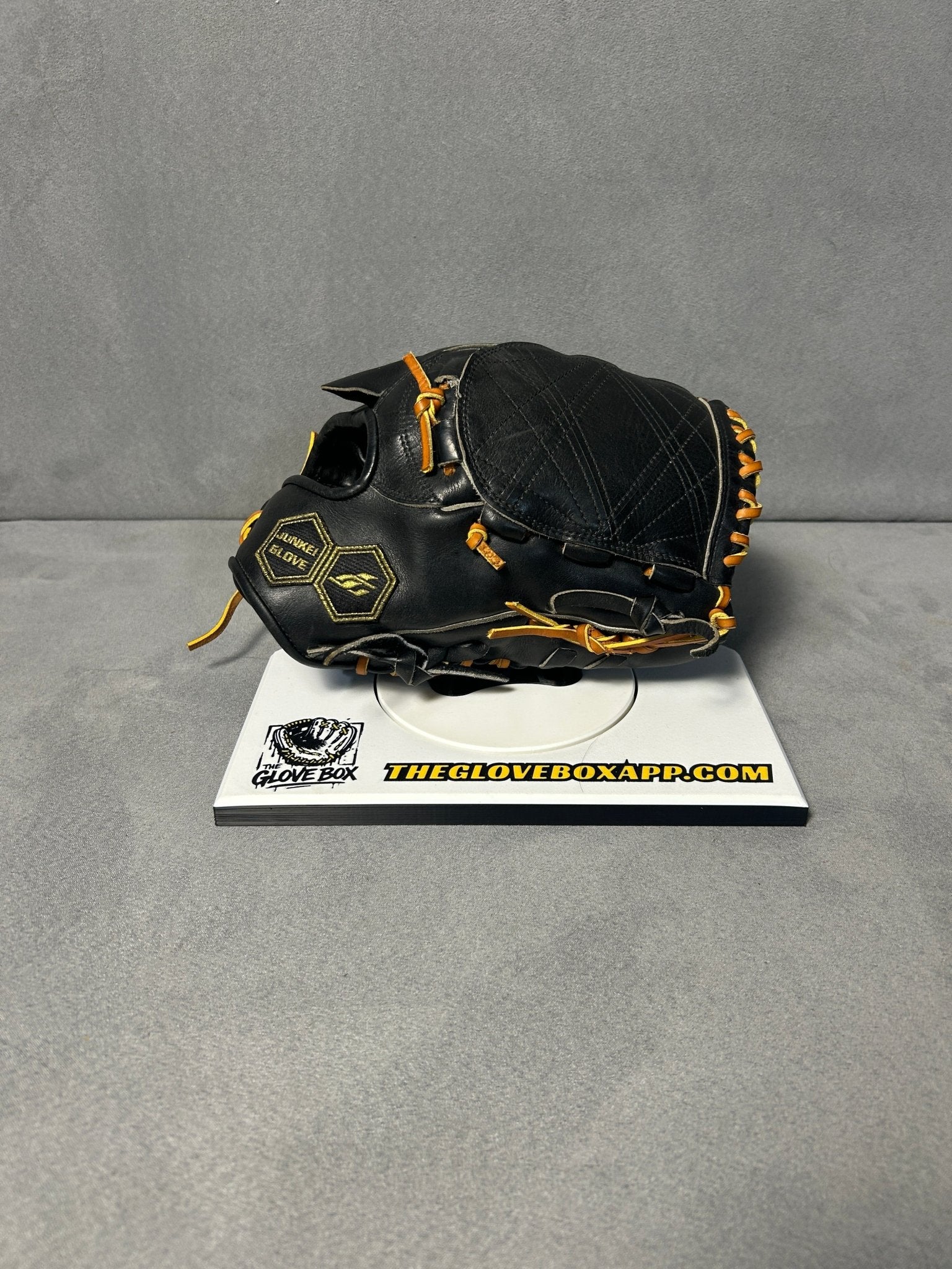 Junkie Gloves JG-1113A Aramid Series — Japan-Made Pitcher's Glove (Pre-Owned, Reconditioned) - The Glove Box