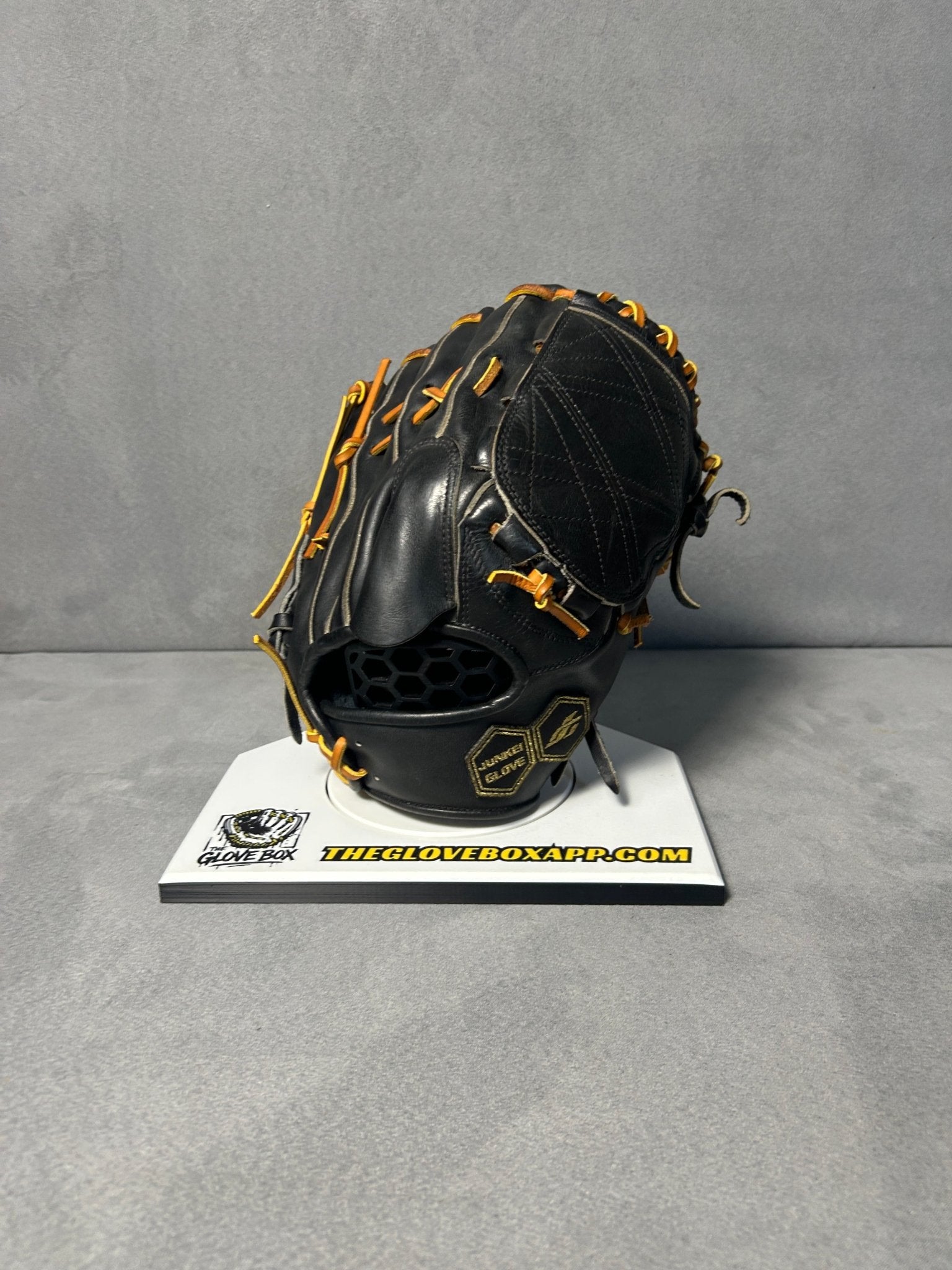 Junkie Gloves JG-1113A Aramid Series — Japan-Made Pitcher's Glove (Pre-Owned, Reconditioned) - The Glove Box