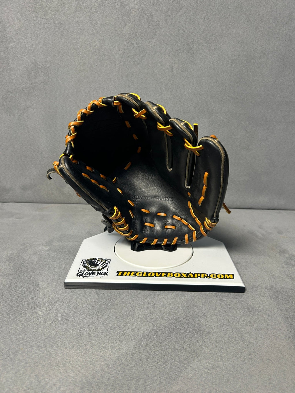 Junkie Gloves JG-1113A Aramid Series — Japan-Made Pitcher's Glove (Pre-Owned, Reconditioned) - The Glove Box