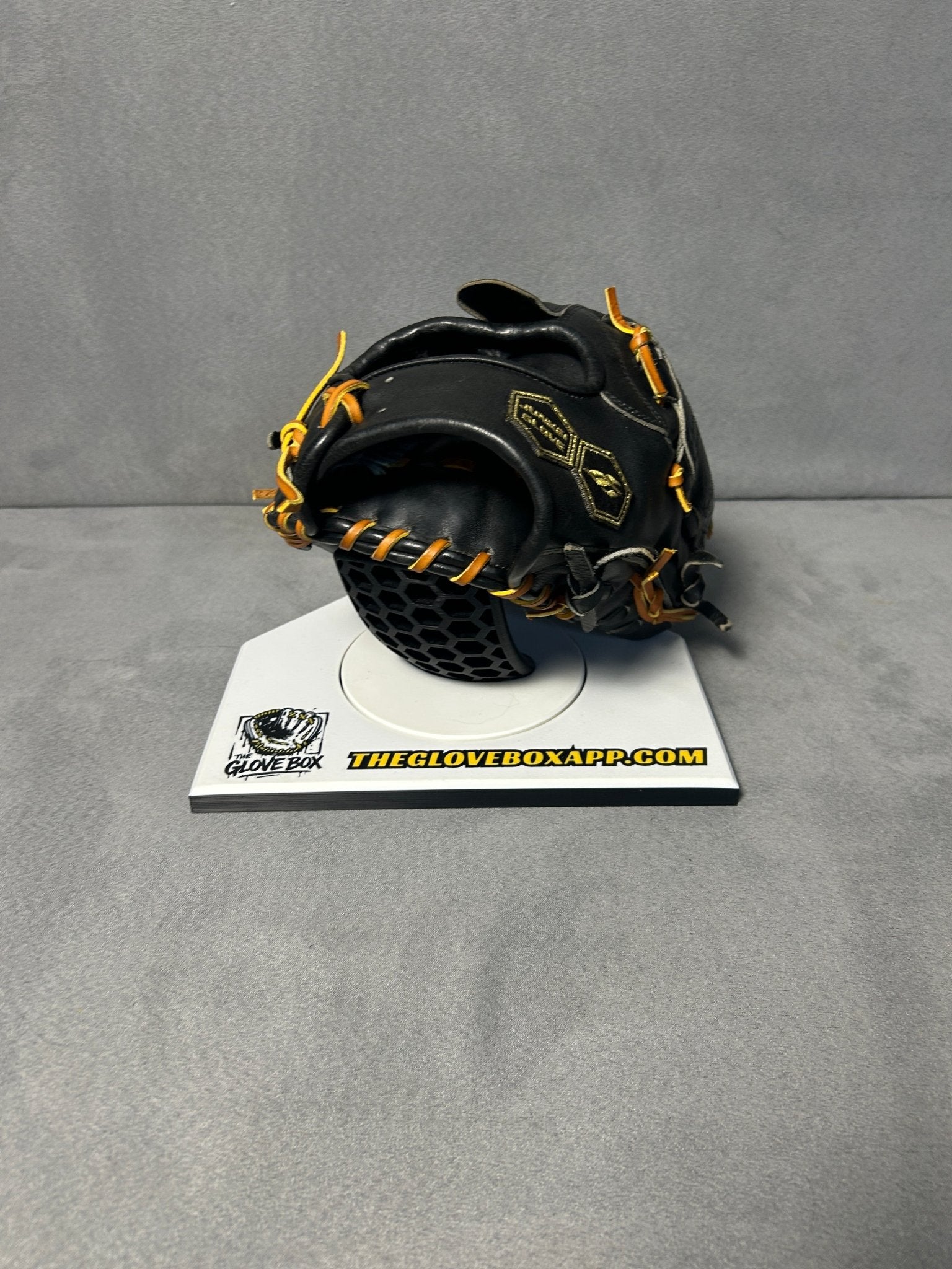 Junkie Gloves JG-1113A Aramid Series — Japan-Made Pitcher's Glove (Pre-Owned, Reconditioned) - The Glove Box