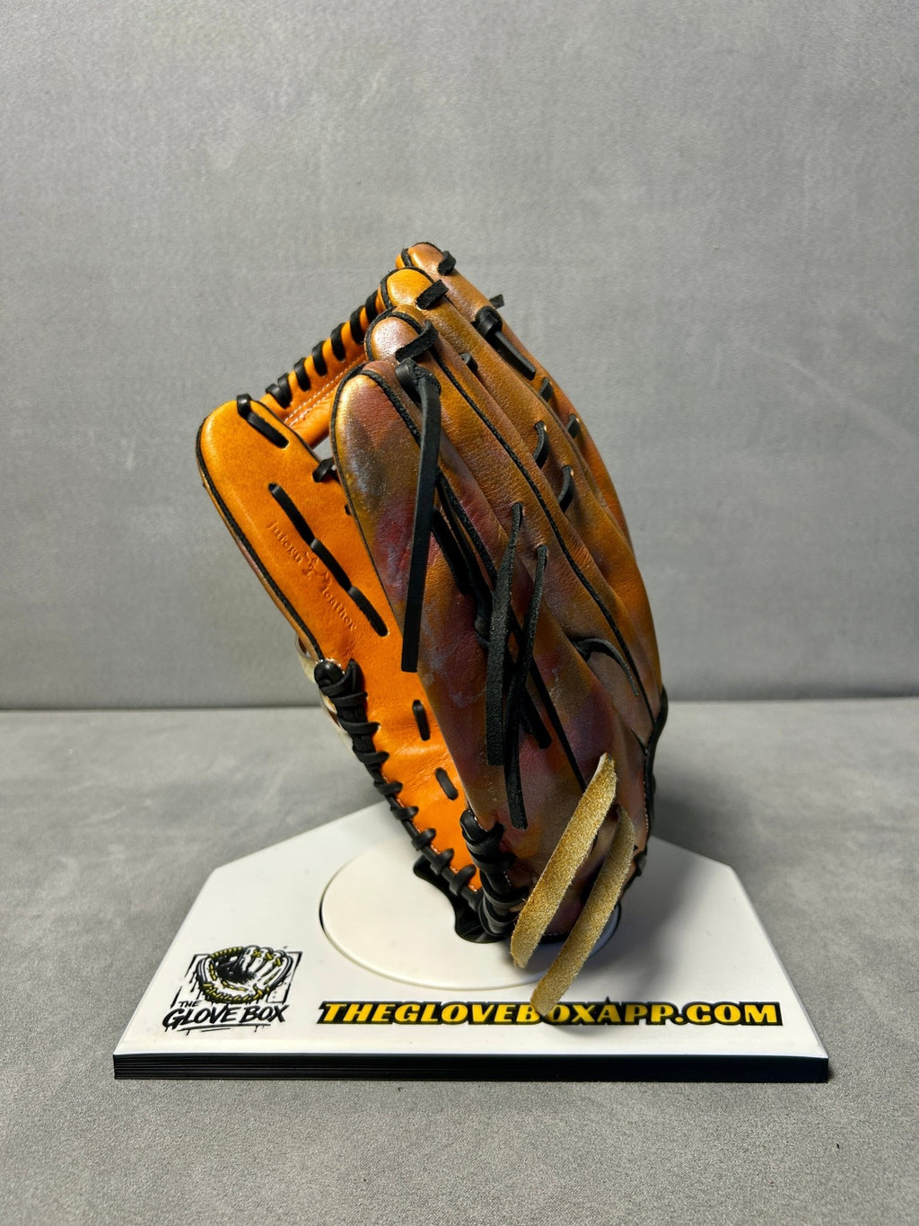 Juteru Wagyu Leather Outfield Glove | Made in Japan | RHT - The Glove Box