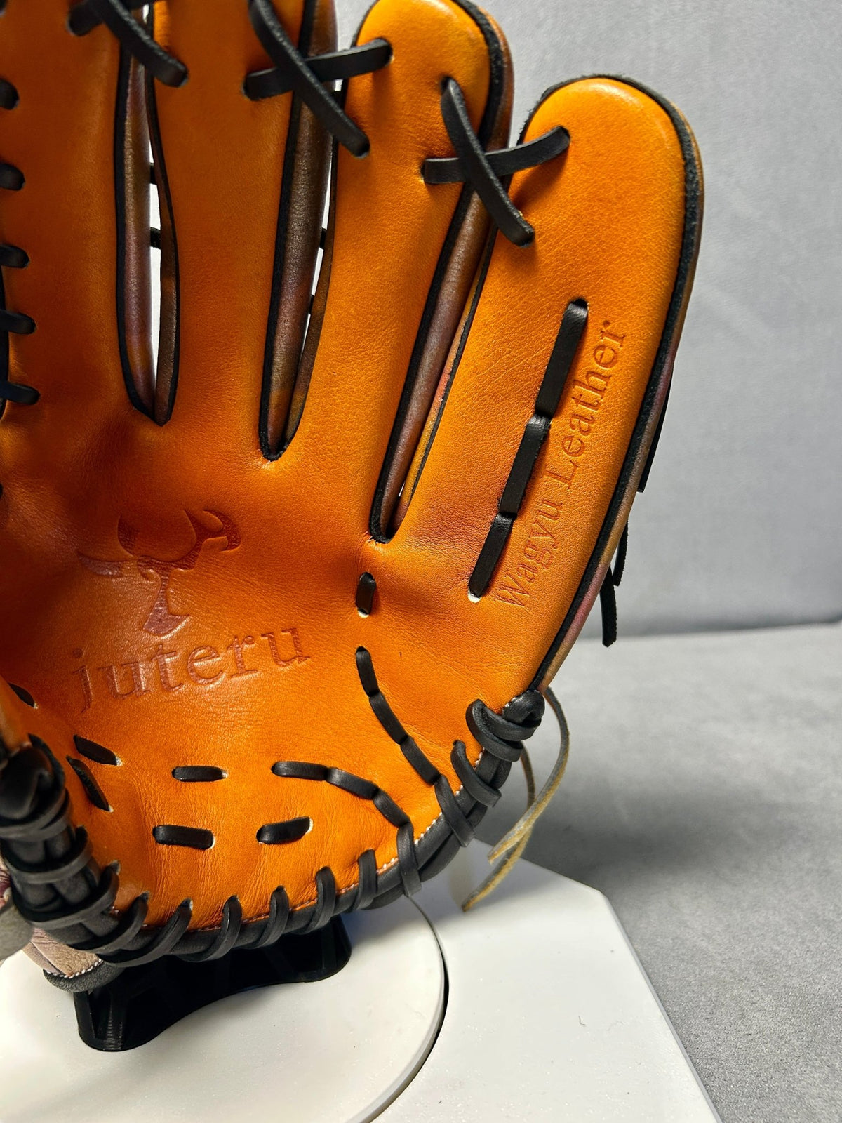 Juteru Wagyu Leather Outfield Glove | Made in Japan | RHT - The Glove Box