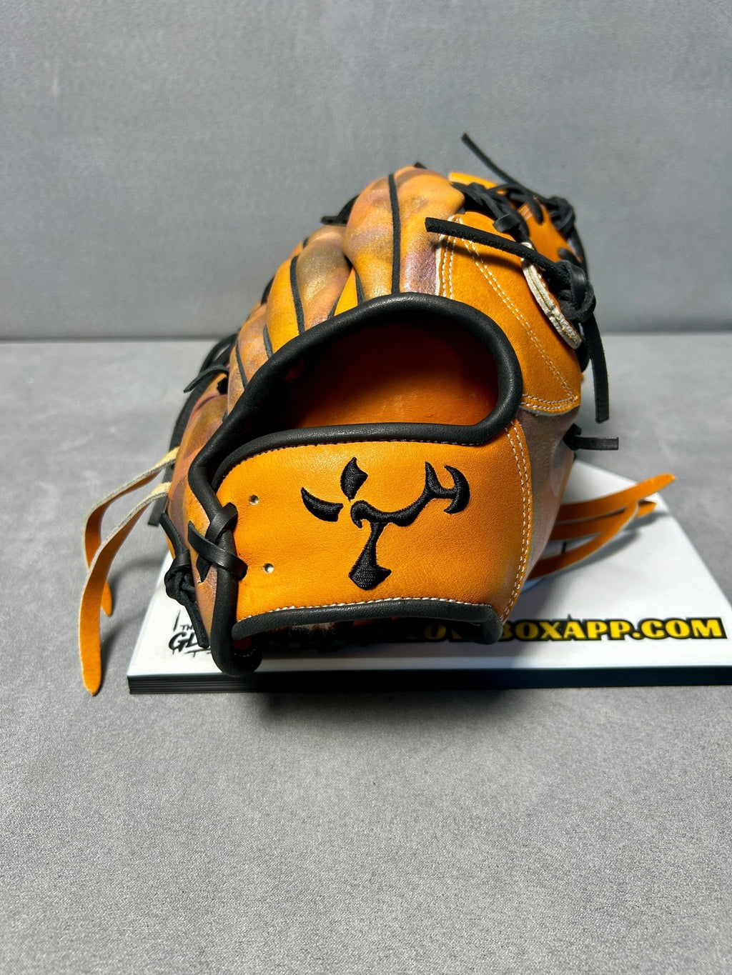 Juteru Wagyu Leather Outfield Glove | Made in Japan | RHT - The Glove Box