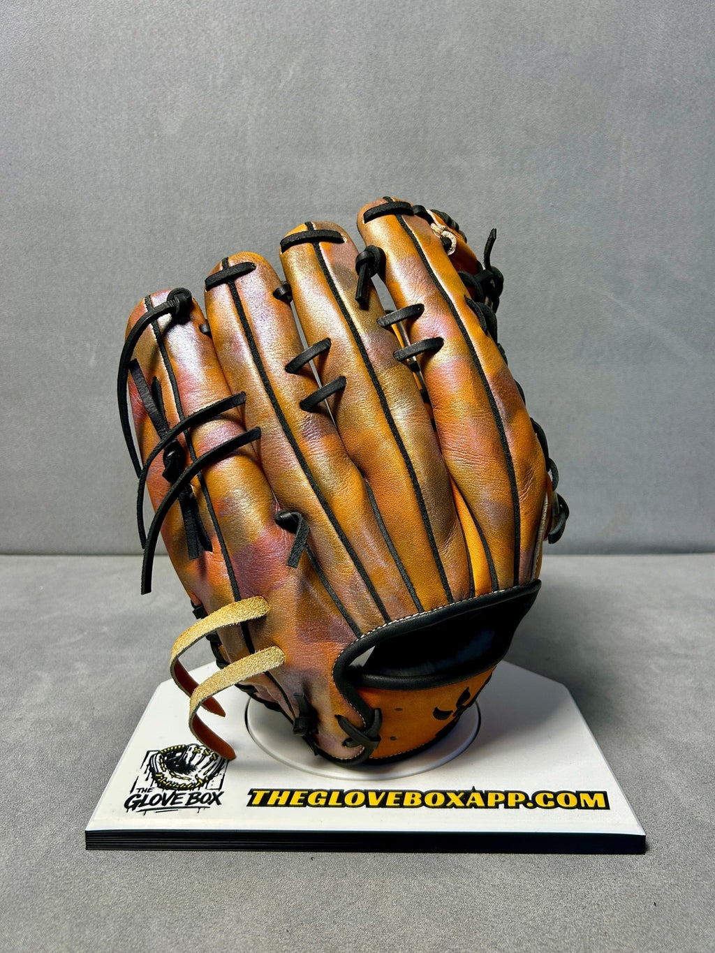 Juteru Wagyu Leather Outfield Glove | Made in Japan | RHT - The Glove Box