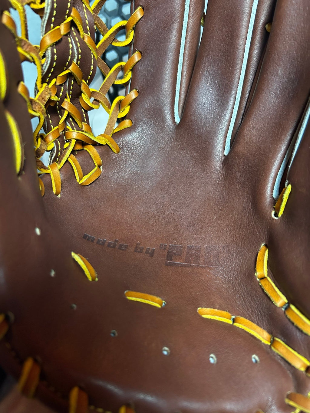 Made by Pro | NPB-Grade Outfielder's Glove — Hand-Built by a Former Japanese Pro Ball Craftsman | Extremely Rare - The Glove Box