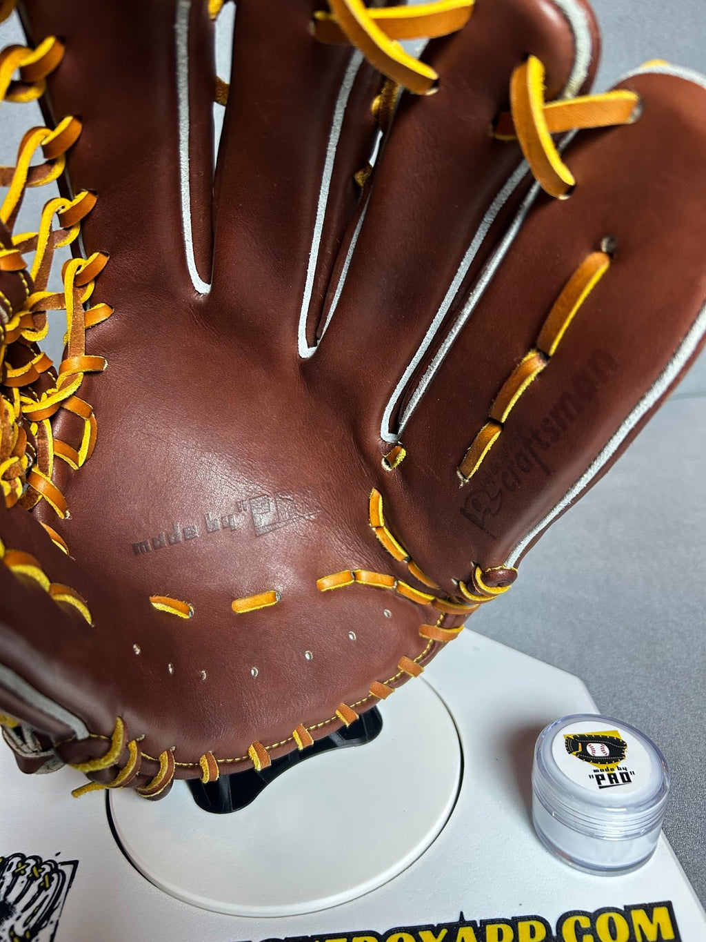 Made by Pro | NPB-Grade Outfielder's Glove — Hand-Built by a Former Japanese Pro Ball Craftsman | Extremely Rare - The Glove Box