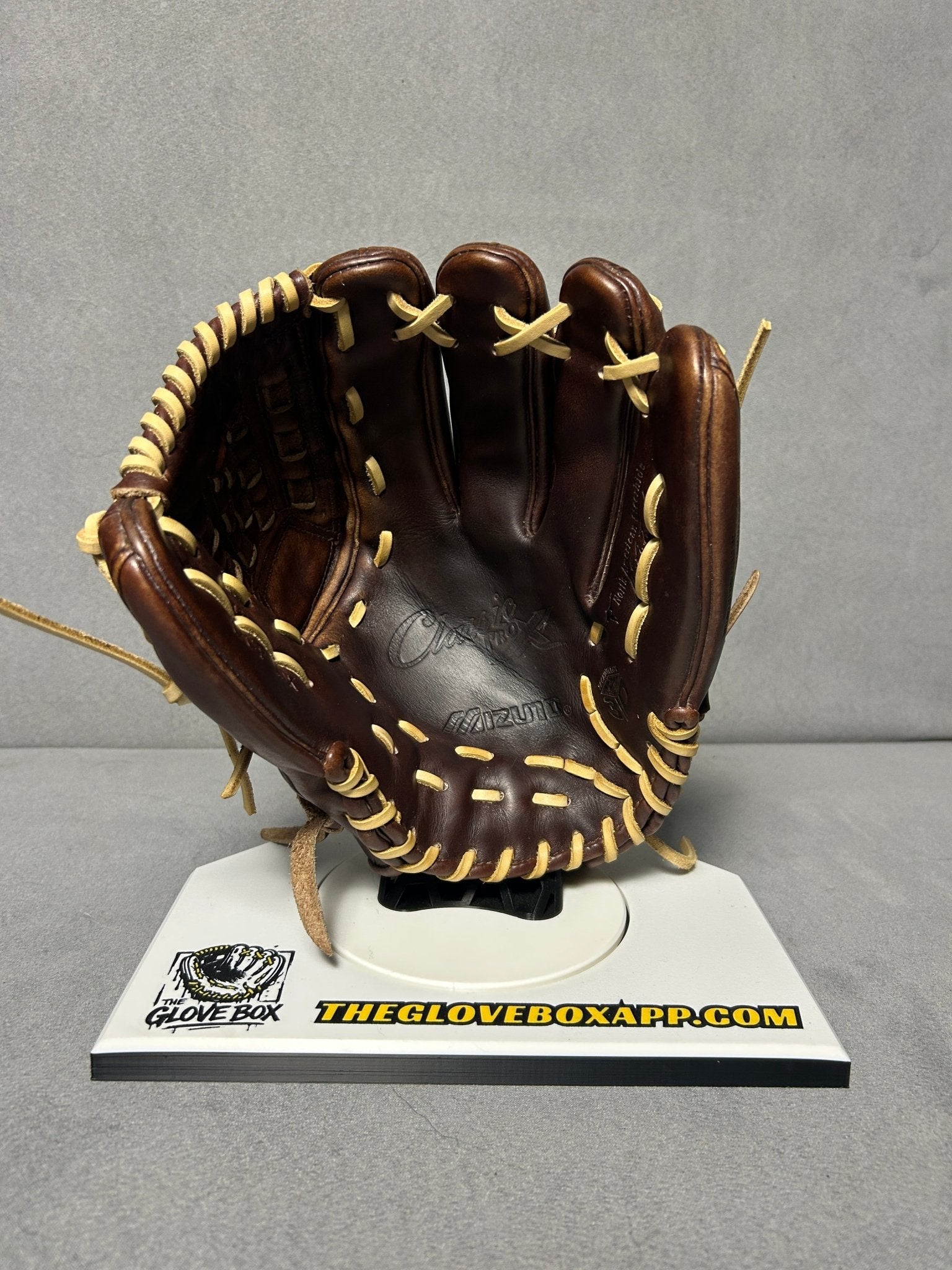 Mizuno GCP 10X Classic Pro X — 12" RHT Baseball Glove (Pre-Owned, Reconditioned) - The Glove Box