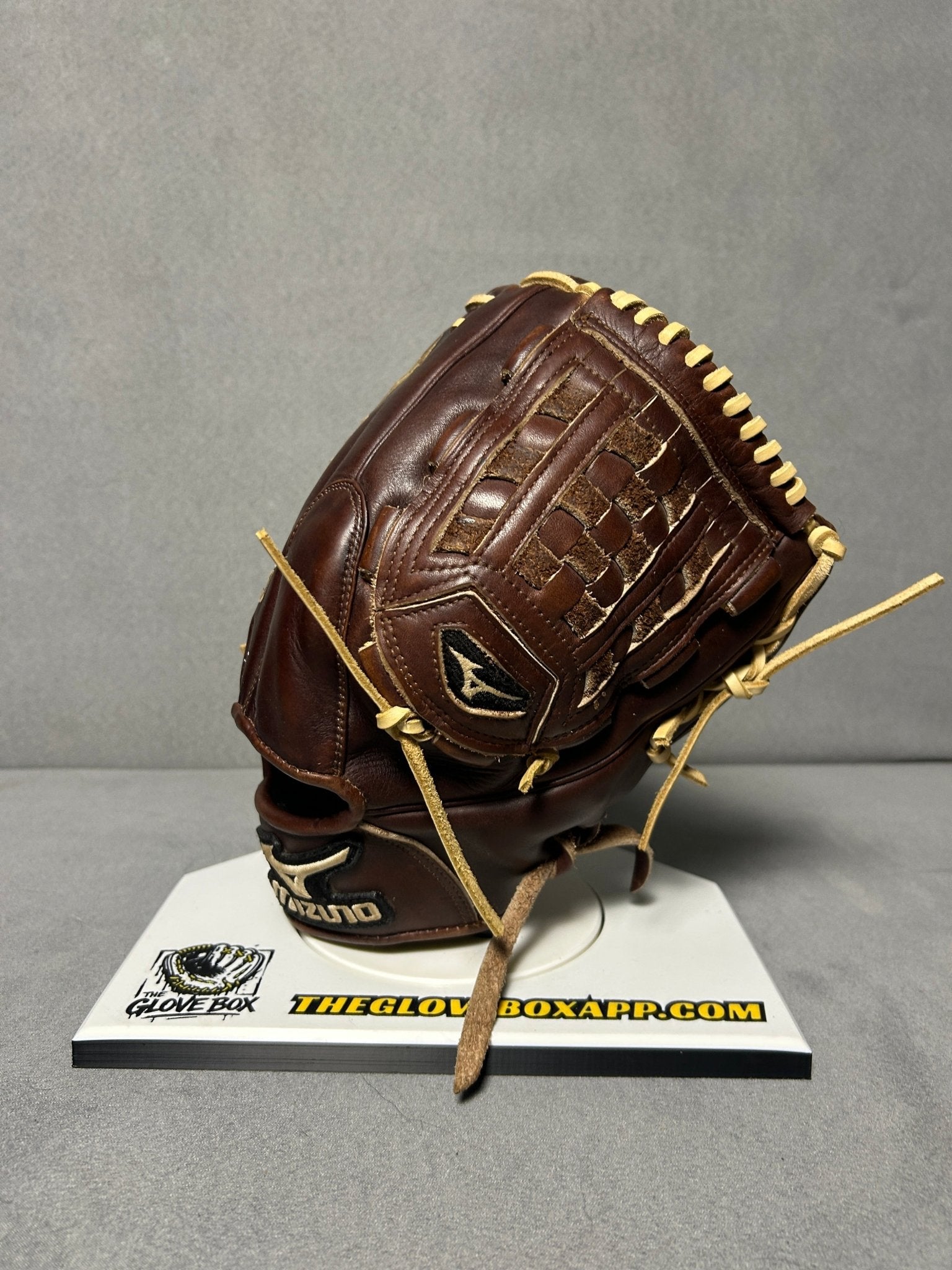 Mizuno GCP 10X Classic Pro X — 12" RHT Baseball Glove (Pre-Owned, Reconditioned) - The Glove Box