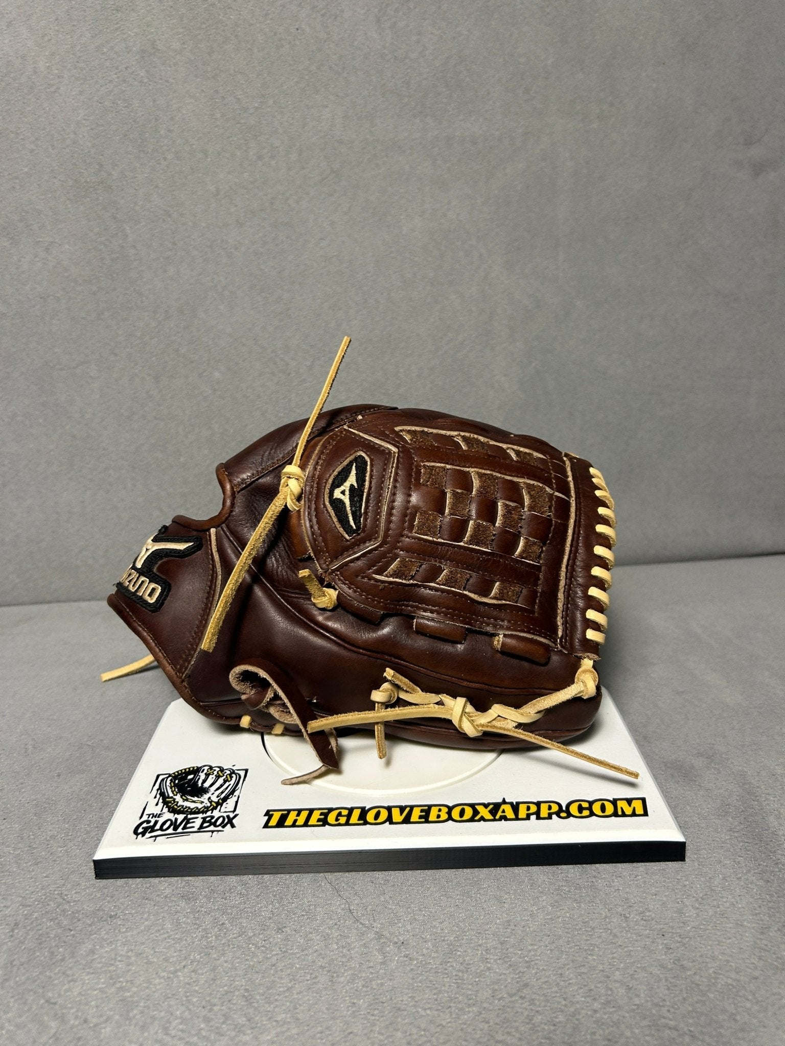 Mizuno GCP 10X Classic Pro X — 12" RHT Baseball Glove (Pre-Owned, Reconditioned) - The Glove Box