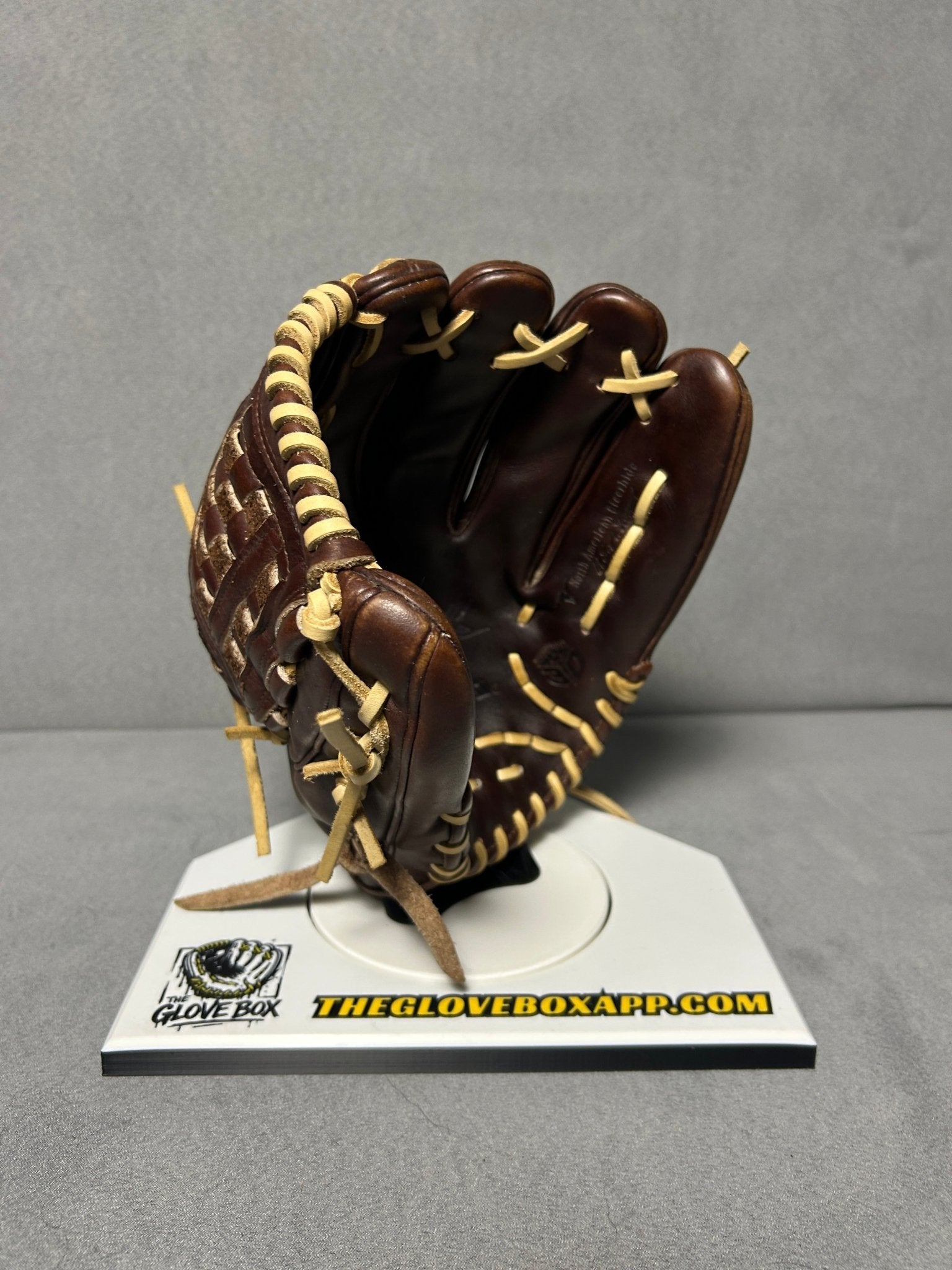 Mizuno GCP 10X Classic Pro X — 12" RHT Baseball Glove (Pre-Owned, Reconditioned) - The Glove Box