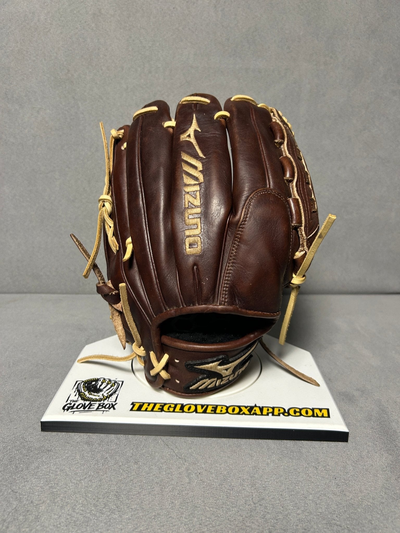 Mizuno GCP 10X Classic Pro X — 12" RHT Baseball Glove (Pre-Owned, Reconditioned) - The Glove Box