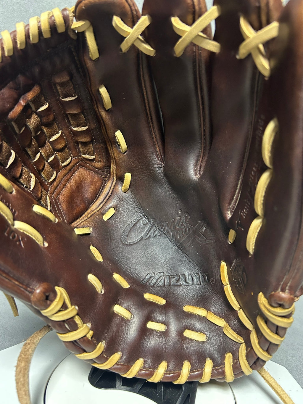 Mizuno GCP 10X Classic Pro X — 12" RHT Baseball Glove (Pre-Owned, Reconditioned) - The Glove Box
