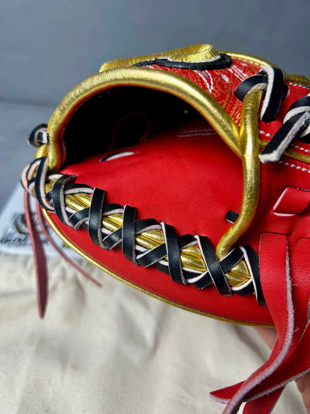 Produced by Sho "No Name" Catcher's Mitt | Model C-100 | 33" | Handmade in Japan - The Glove Box