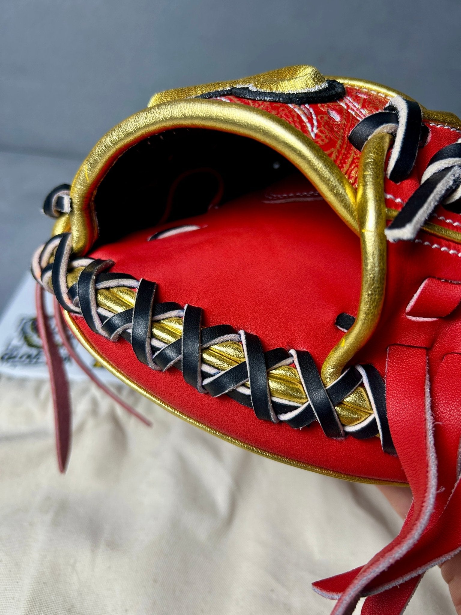 Produced by Sho "No Name" Catcher's Mitt | Model C-100 | 33" | Handmade in Japan - The Glove Box
