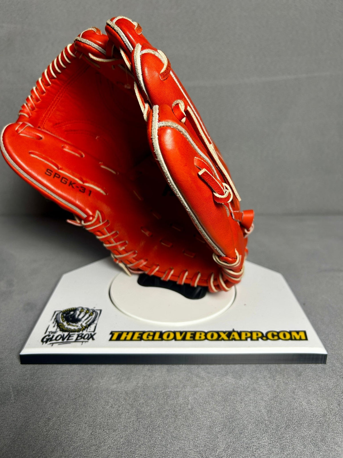 Spalding Pro Select SPGK-31 Pitcher / Infield Glove | Red | RHT - The Glove Box