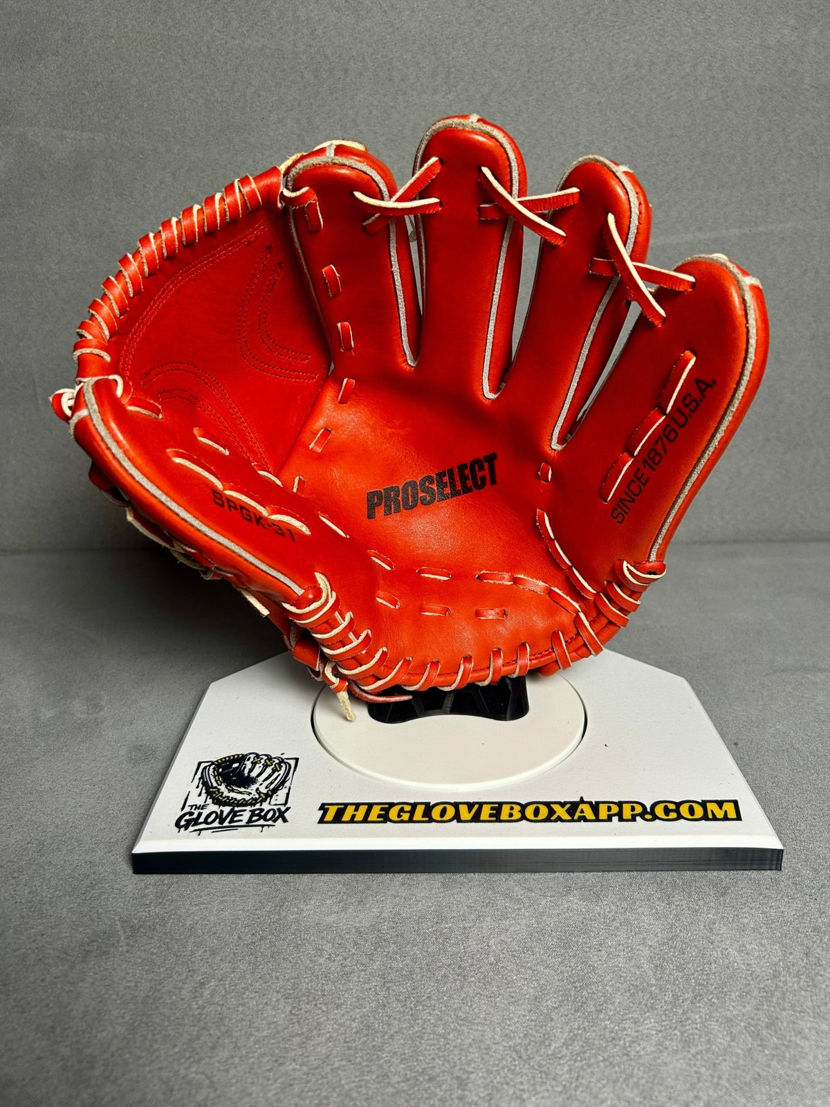 Spalding Pro Select SPGK-31 Pitcher / Infield Glove | Red | RHT - The Glove Box