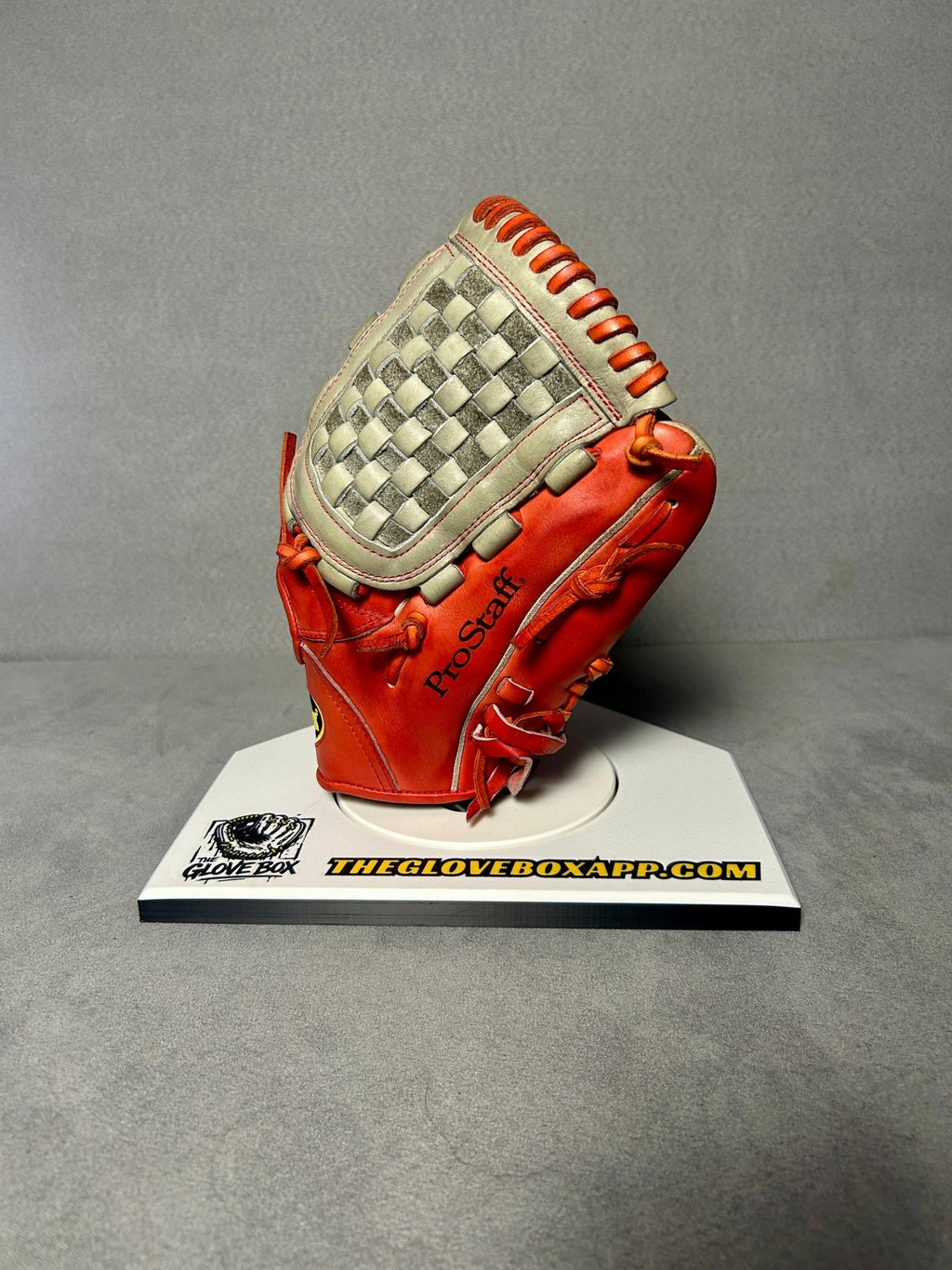 Wilson Pro Staff A2000J — Rare Japan-Made Baseball Glove (Pre-Owned, Never Used) - The Glove Box