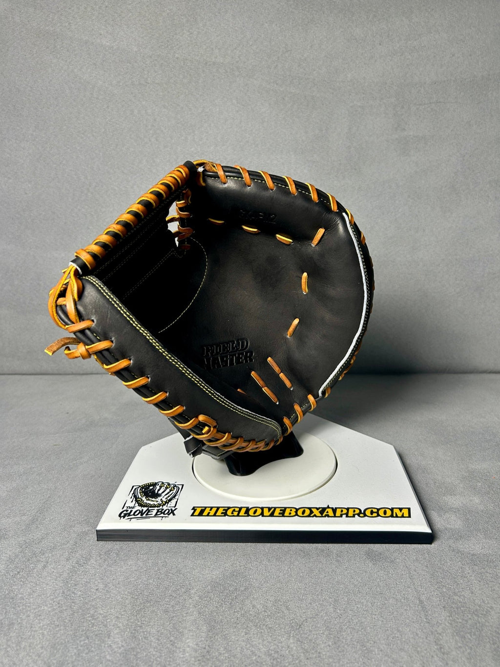 World Pegasus Field Master Catcher's Mitt | WGK4FM2 | 33"-34" | RHT - The Glove Box