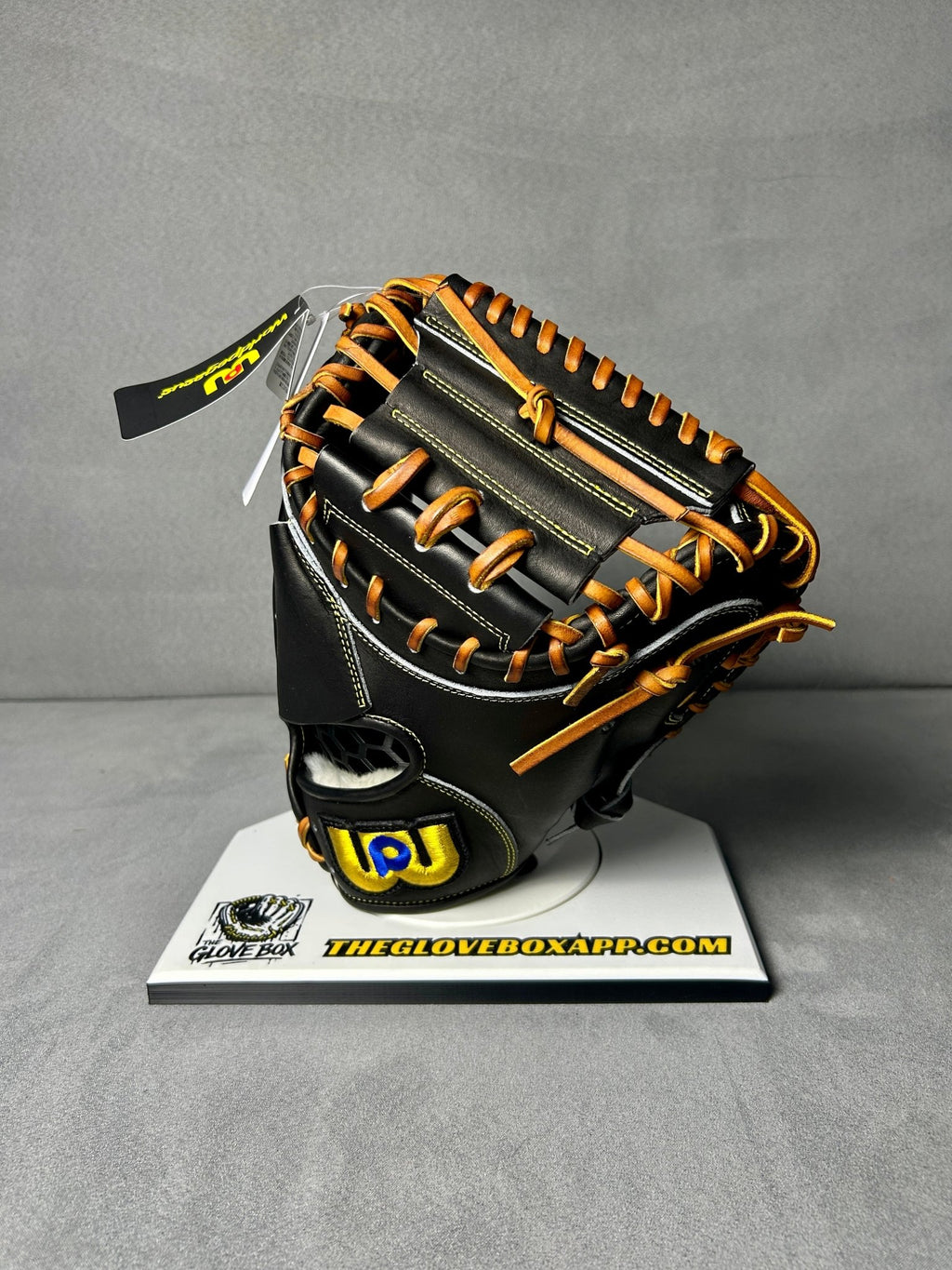 World Pegasus Field Master Catcher's Mitt | WGK4FM2 | 33"-34" | RHT - The Glove Box