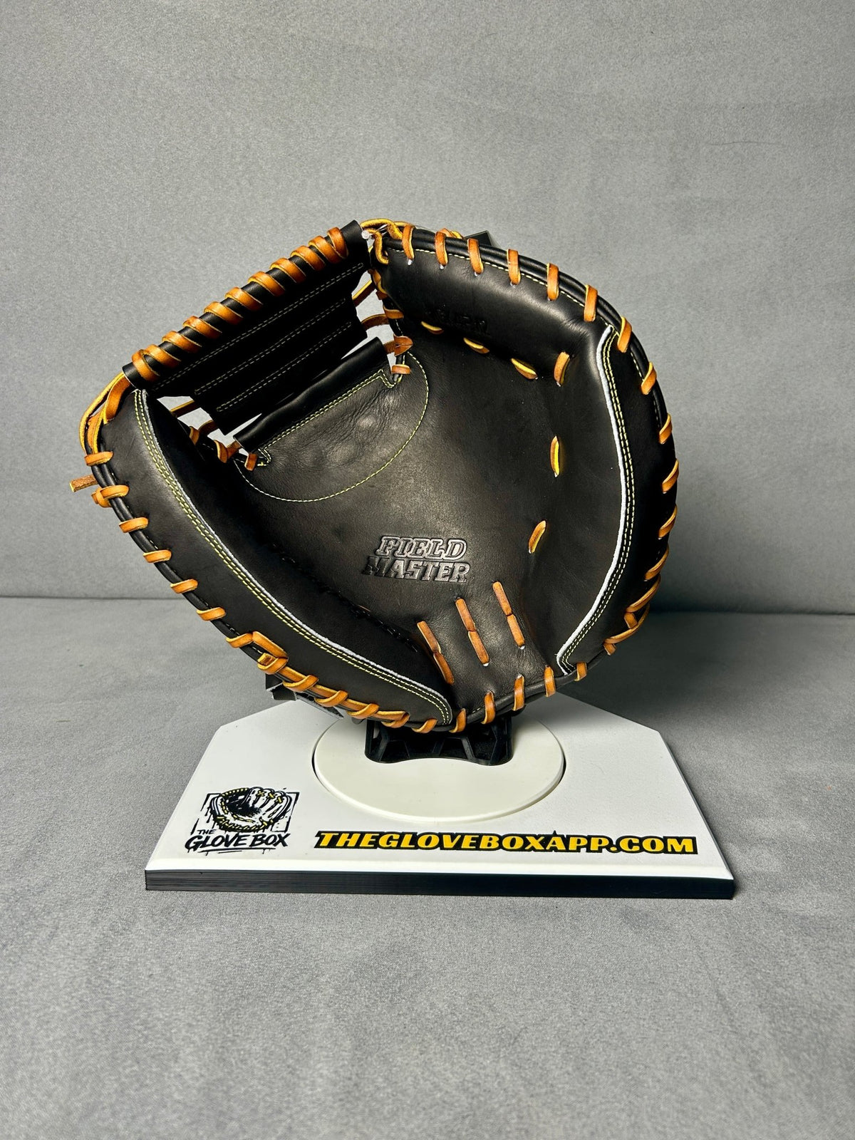World Pegasus Field Master Catcher's Mitt | WGK4FM2 | 33"-34" | RHT - The Glove Box