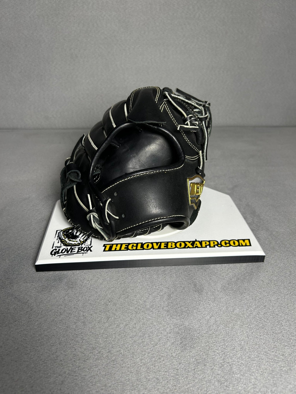 Zett NeoStatus hardball Pitchers Glove - The Glove Box