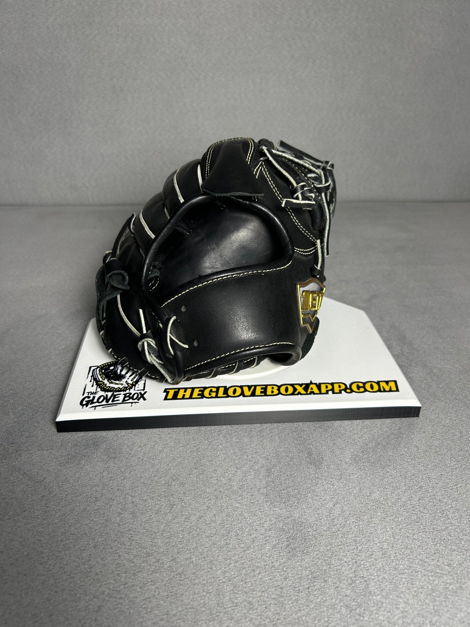 Zett NeoStatus hardball Pitchers Glove - The Glove Box