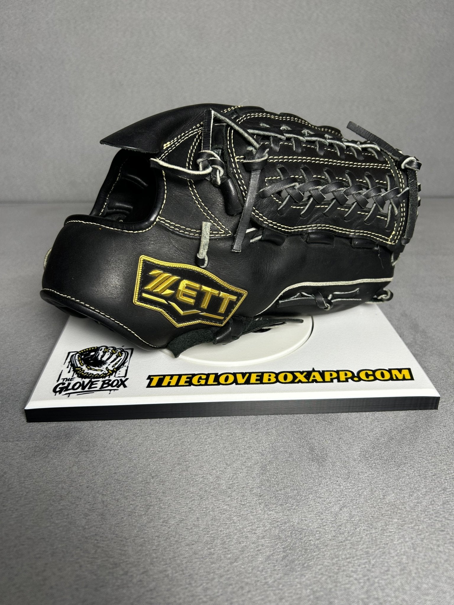 Zett NeoStatus hardball Pitchers Glove - The Glove Box