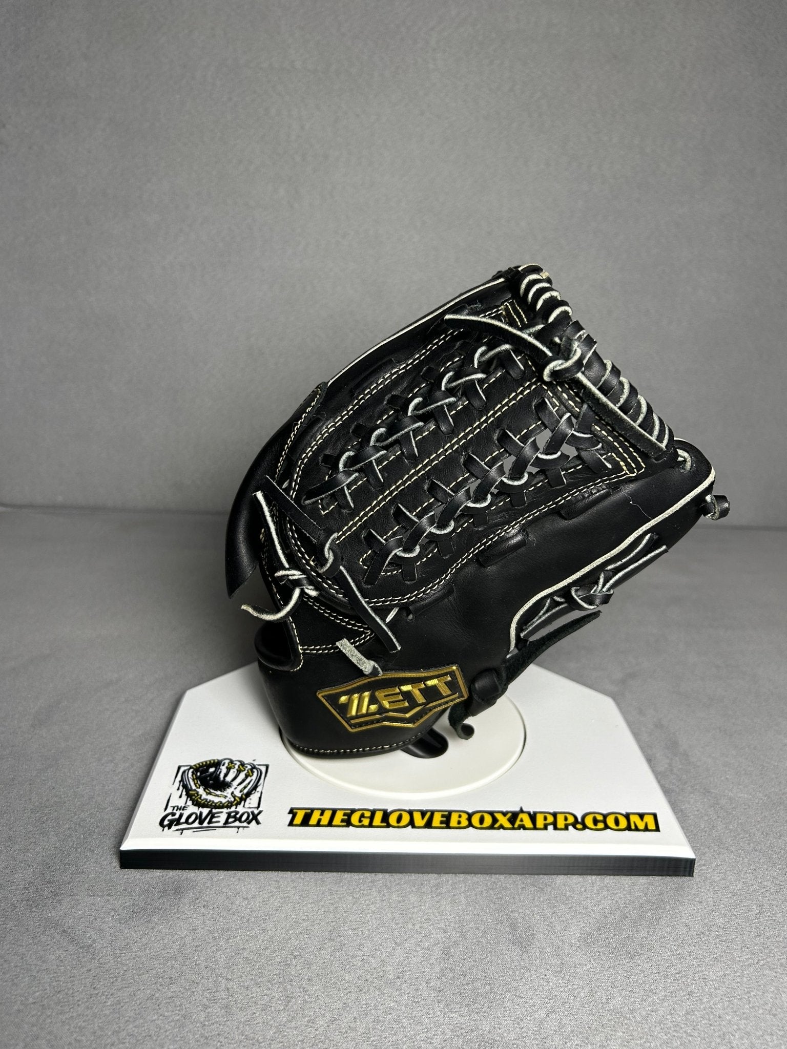 Zett NeoStatus hardball Pitchers Glove - The Glove Box