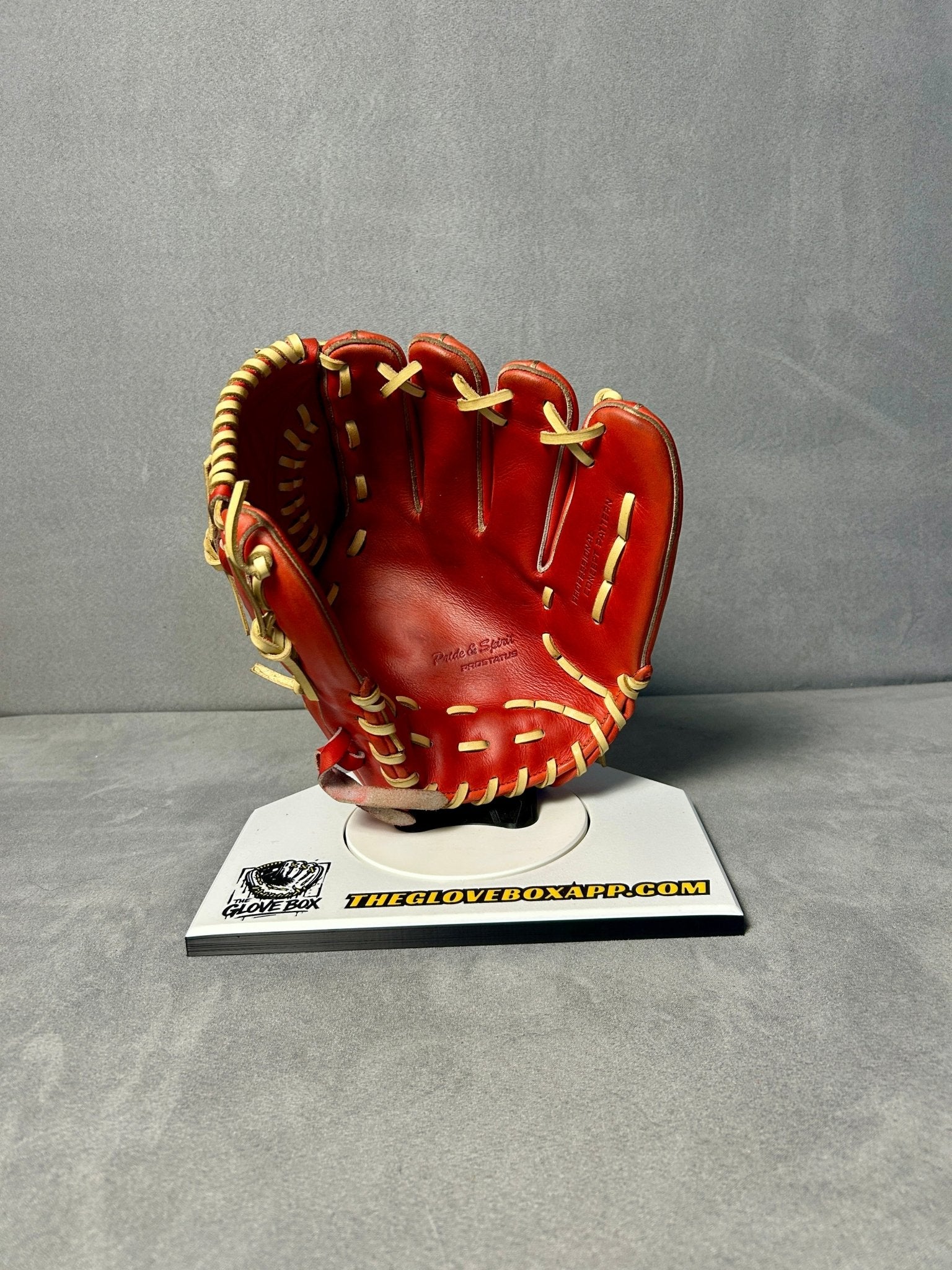 All Gloves – The Glove Box
